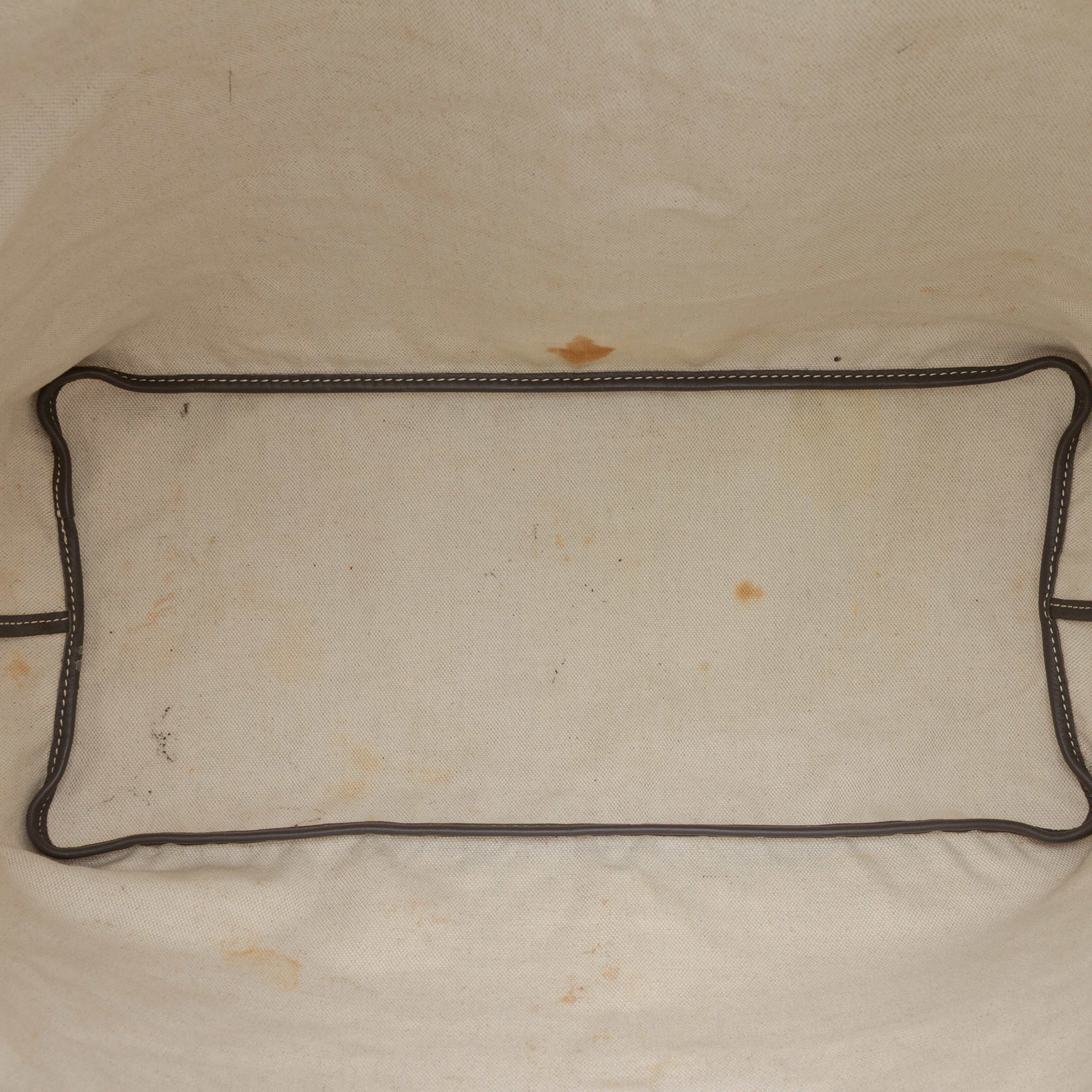 Goyard Goyardine Saint Louis Gm, från Luxclusif, i färgen gray. Klicka för att öppna bilden i stort format