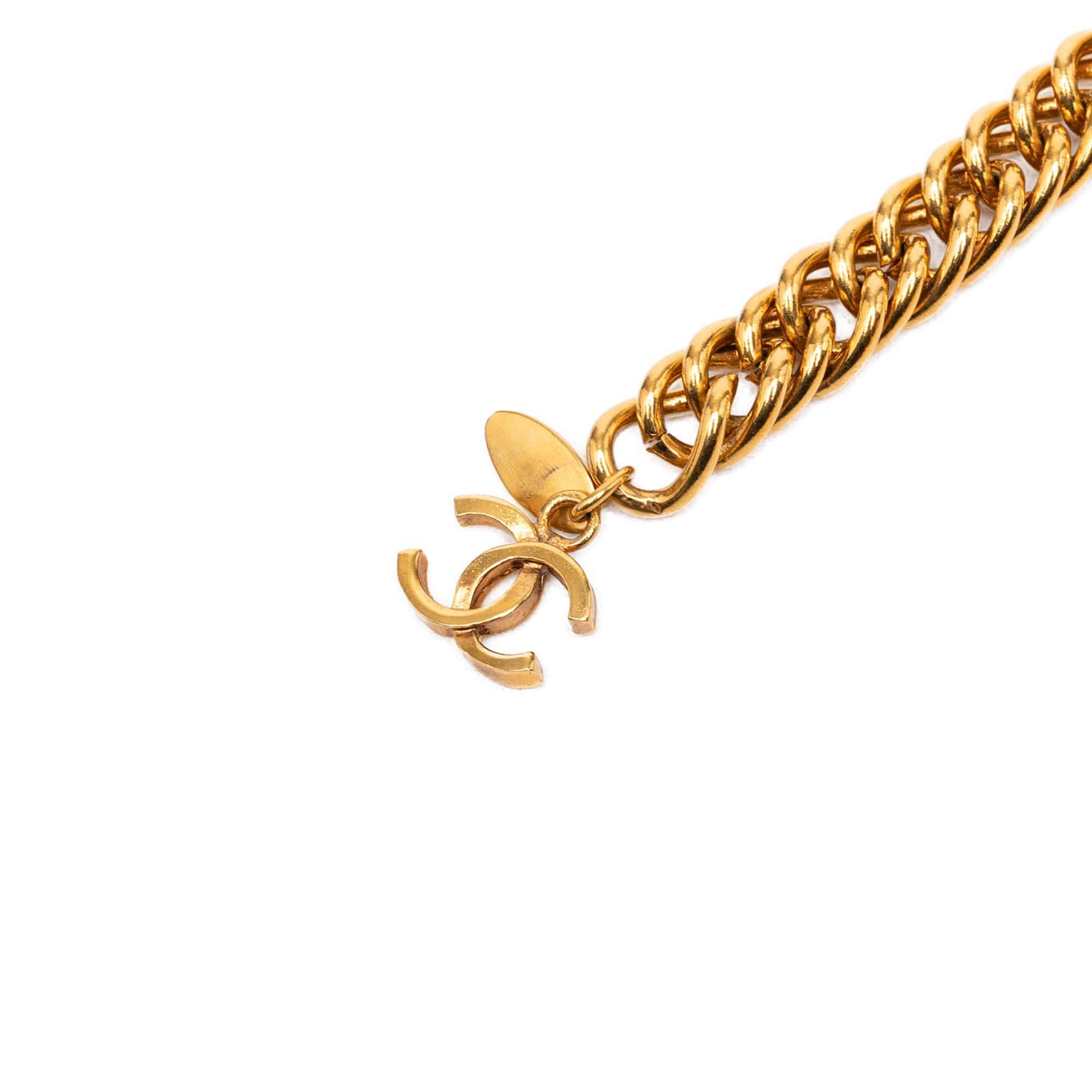 Chanel Cc Gold Plated Double Lion Sunburst Chain Link Belt, från Luxclusif, i färgen guld. Klicka för att öppna bilden i stort format