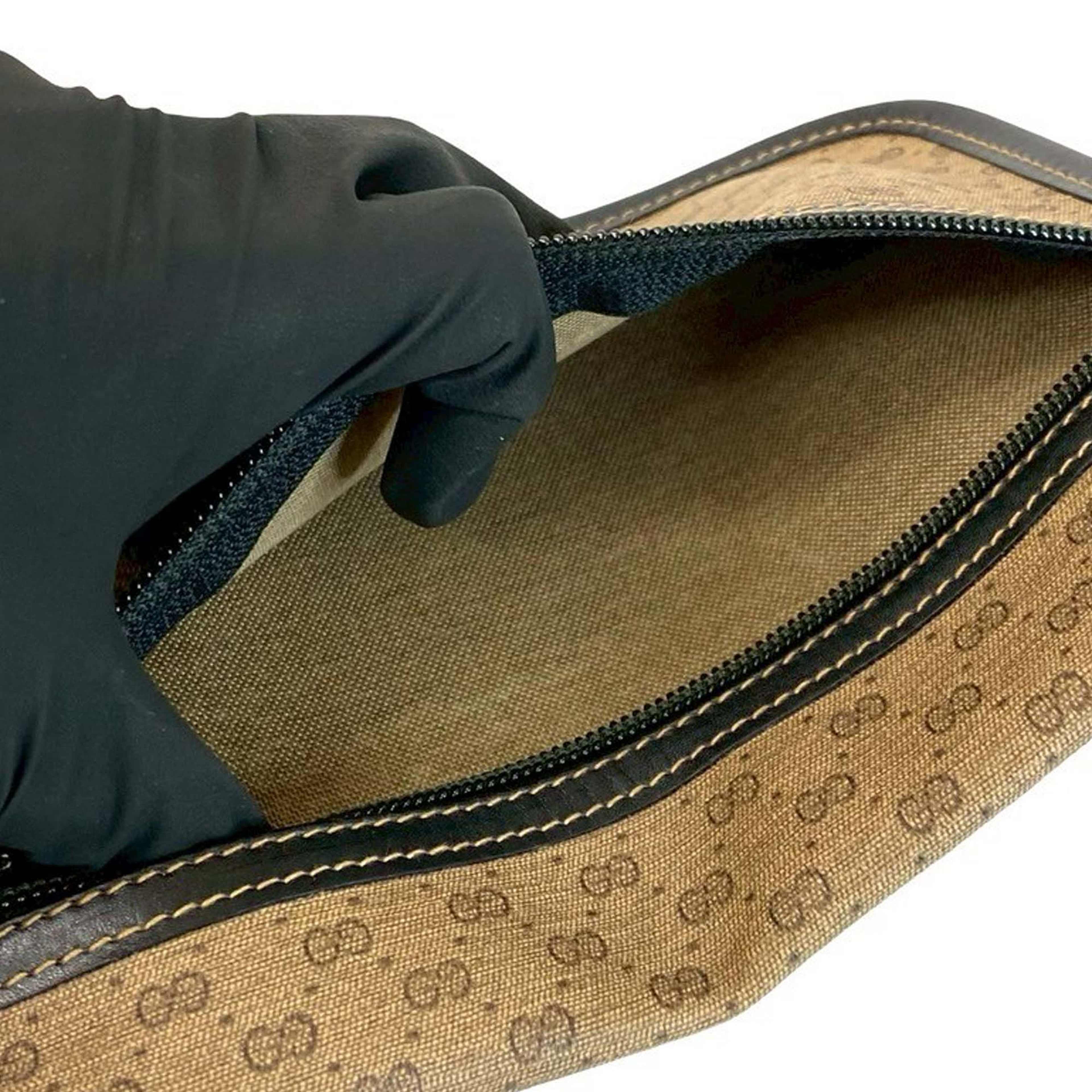 Gucci Micro Gg Supreme Web Shoulder Bag, från Luxclusif, i färgen beige. Klicka för att öppna bilden i stort format