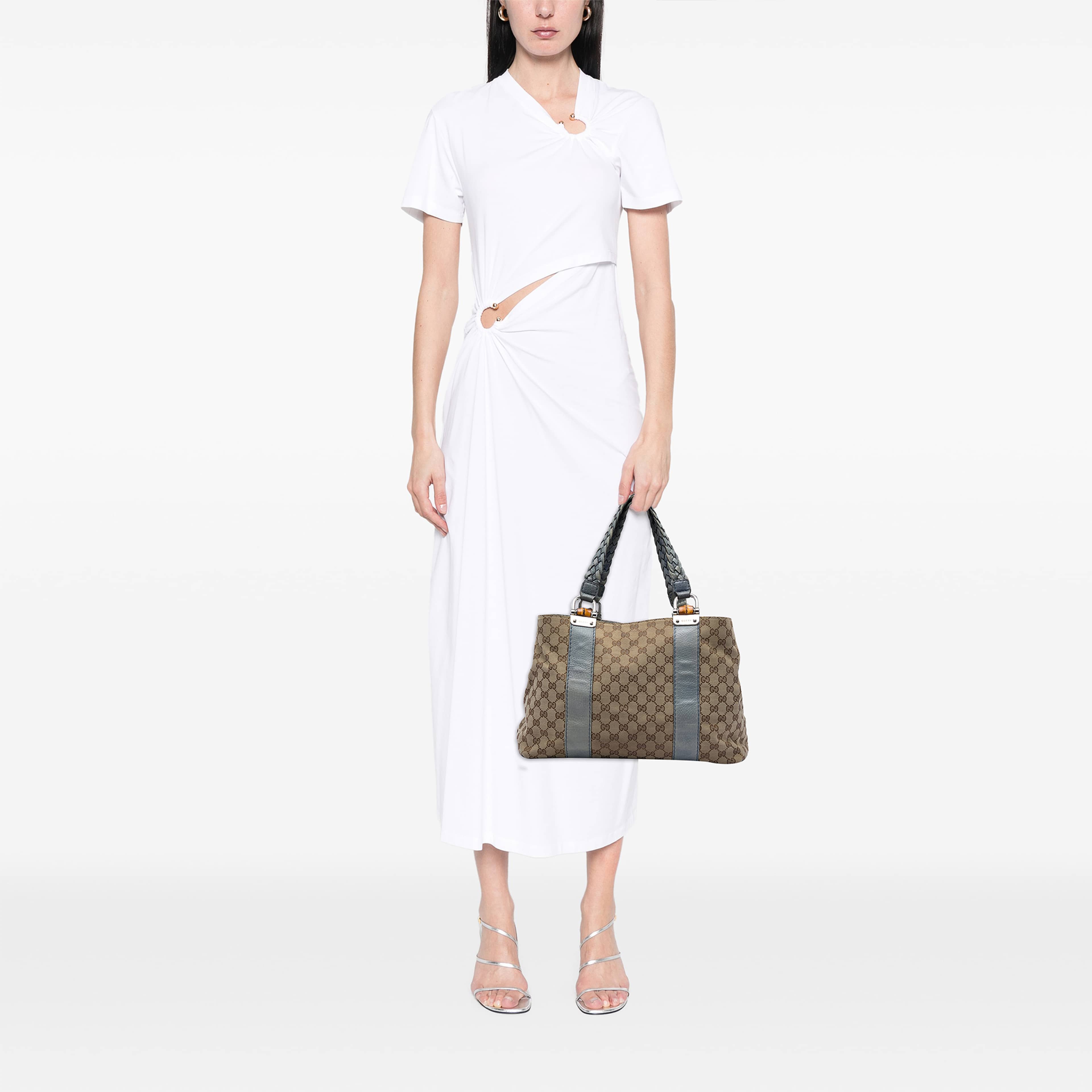 Gucci Medium Gg Canvas Bamboo Libeccio Tote, från Luxclusif, i färgen beige. Klicka för att öppna bilden i stort format