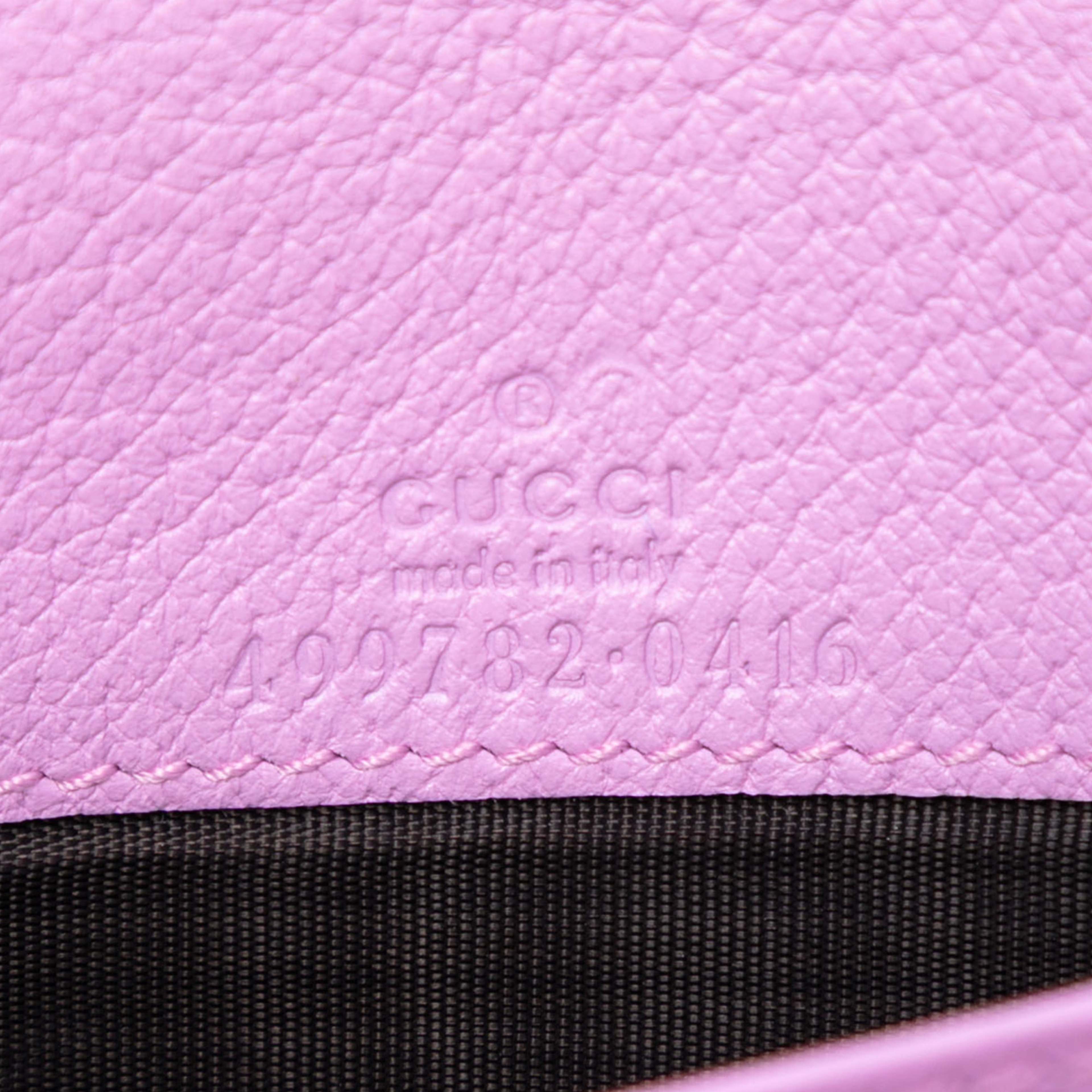 Gucci Gg Marmont Embellished Leather Wallet On Chain, från Luxclusif, i färgen pink. Klicka för att öppna bilden i stort format