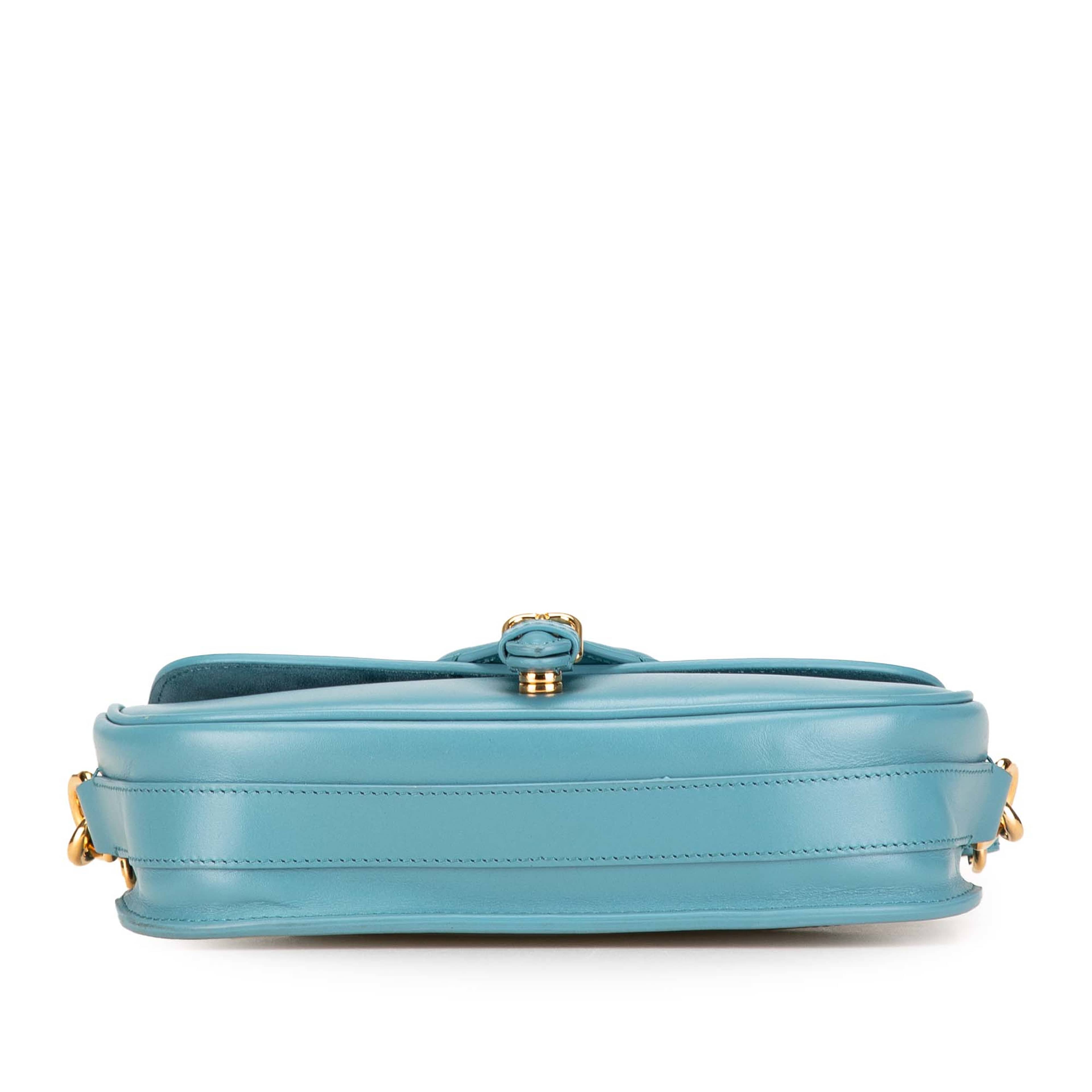 Dior Calfskin Bobby East West Crossbody, från Luxclusif, i färgen light blue. Klicka för att öppna bilden i stort format