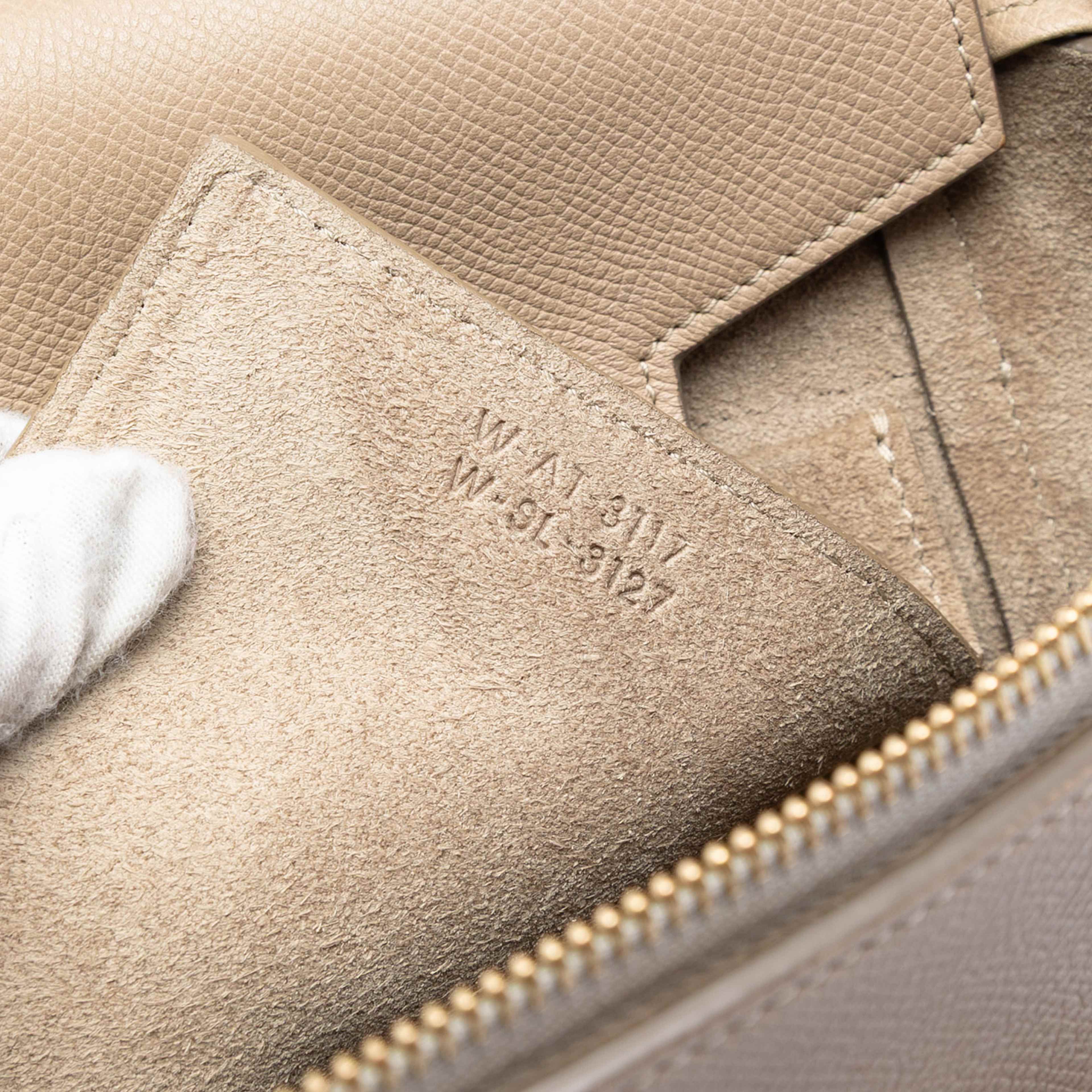 Celine Micro Grained Calfskin Belt Bag, från Luxclusif, i färgen beige. Klicka för att öppna bilden i stort format