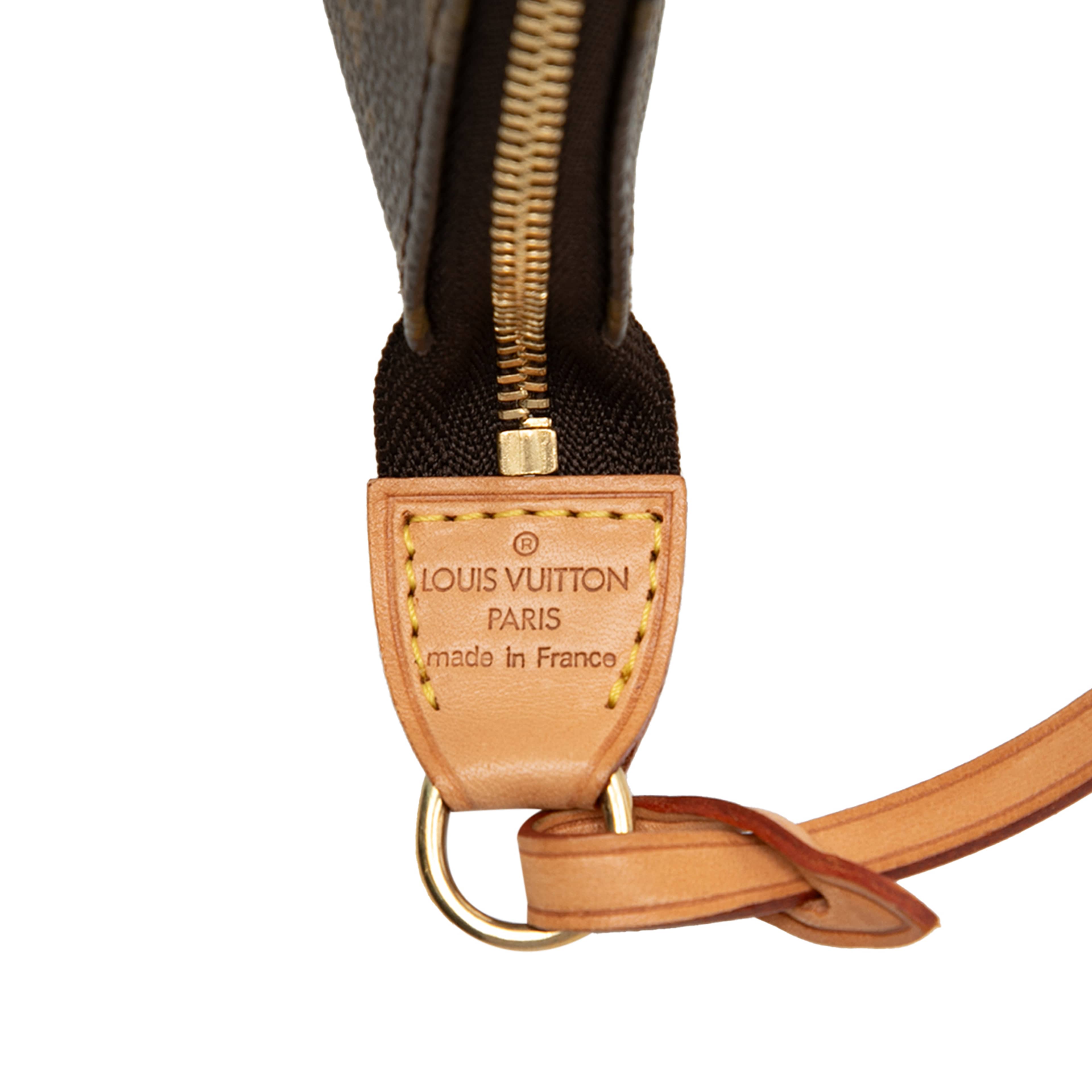 Louis Vuitton Monogram Pochette Accessoires, från Luxclusif, i färgen brown. Klicka för att öppna bilden i stort format