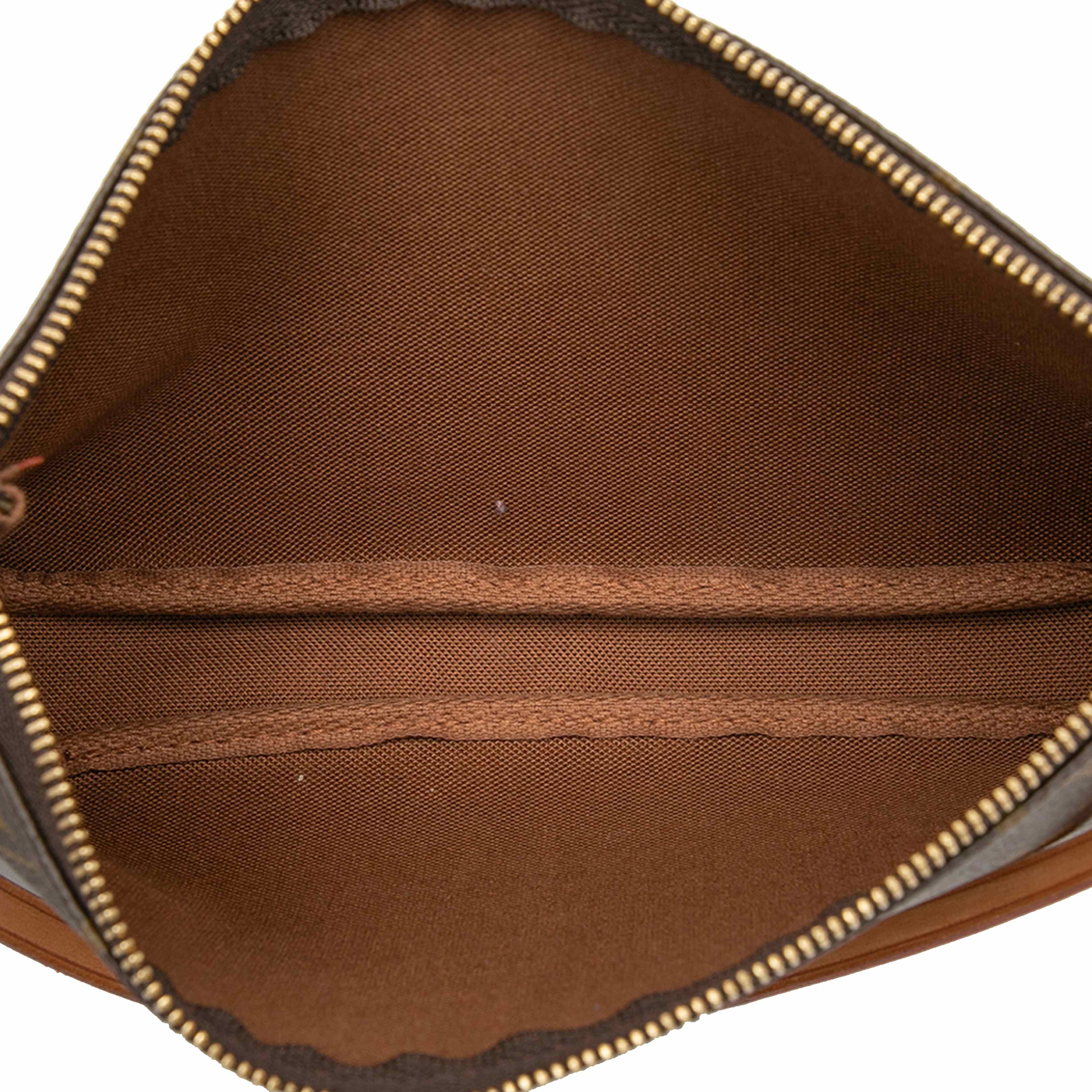 Louis Vuitton Monogram Pochette Accessoires, från Luxclusif, i färgen brown. Klicka för att öppna bilden i stort format