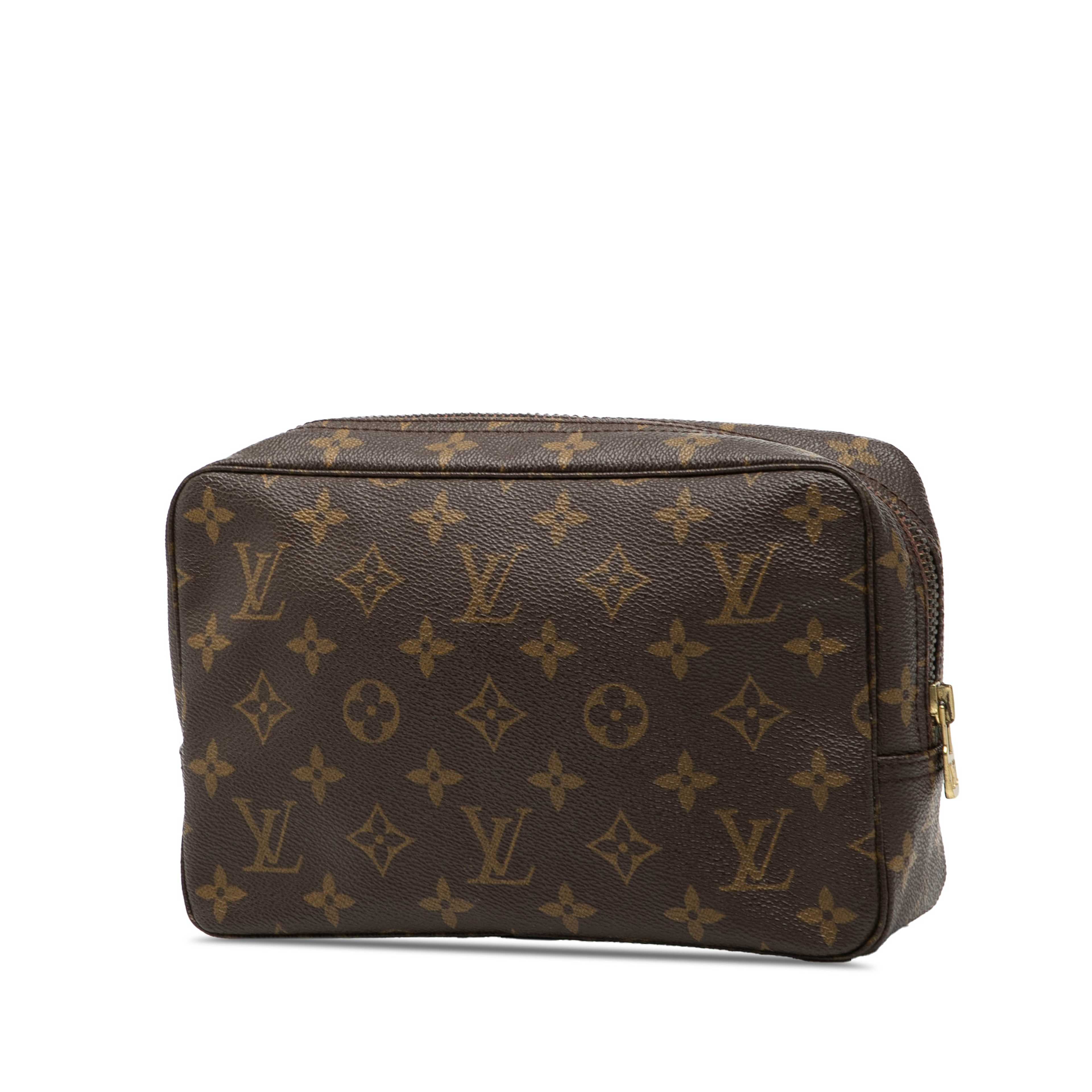 Louis Vuitton Monogram Trousse Toilette 23, från Luxclusif, i färgen brown. Klicka för att öppna bilden i stort format
