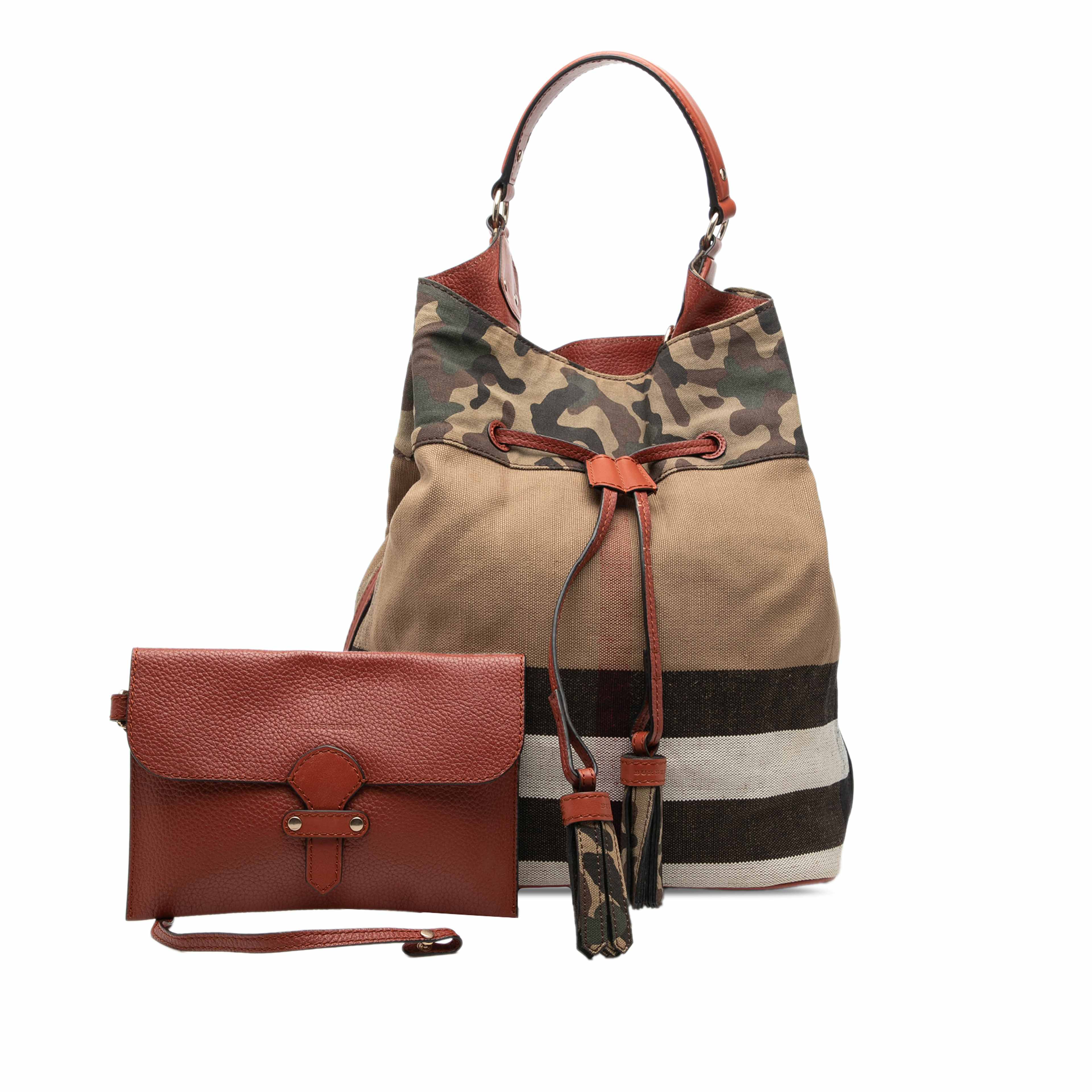 Burberry Mega Check Canvas Camouflage Susanna Tassel Bucket Bag, från Luxclusif, i färgen brun. Klicka för att öppna bilden i stort format