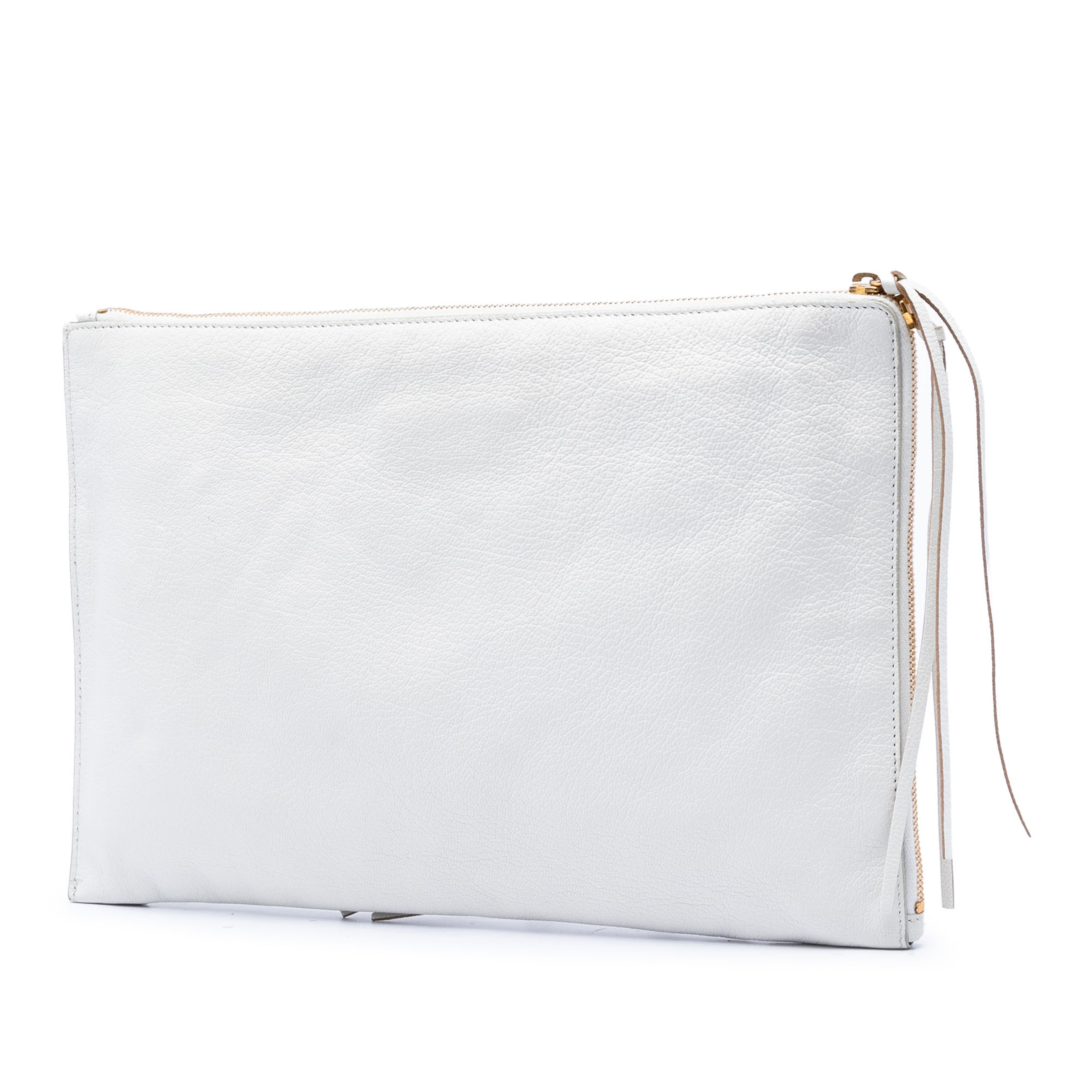 Balenciaga Chevre Motocross Classic Metallic Edge Clutch, från Luxclusif, i färgen white. Klicka för att öppna bilden i stort format
