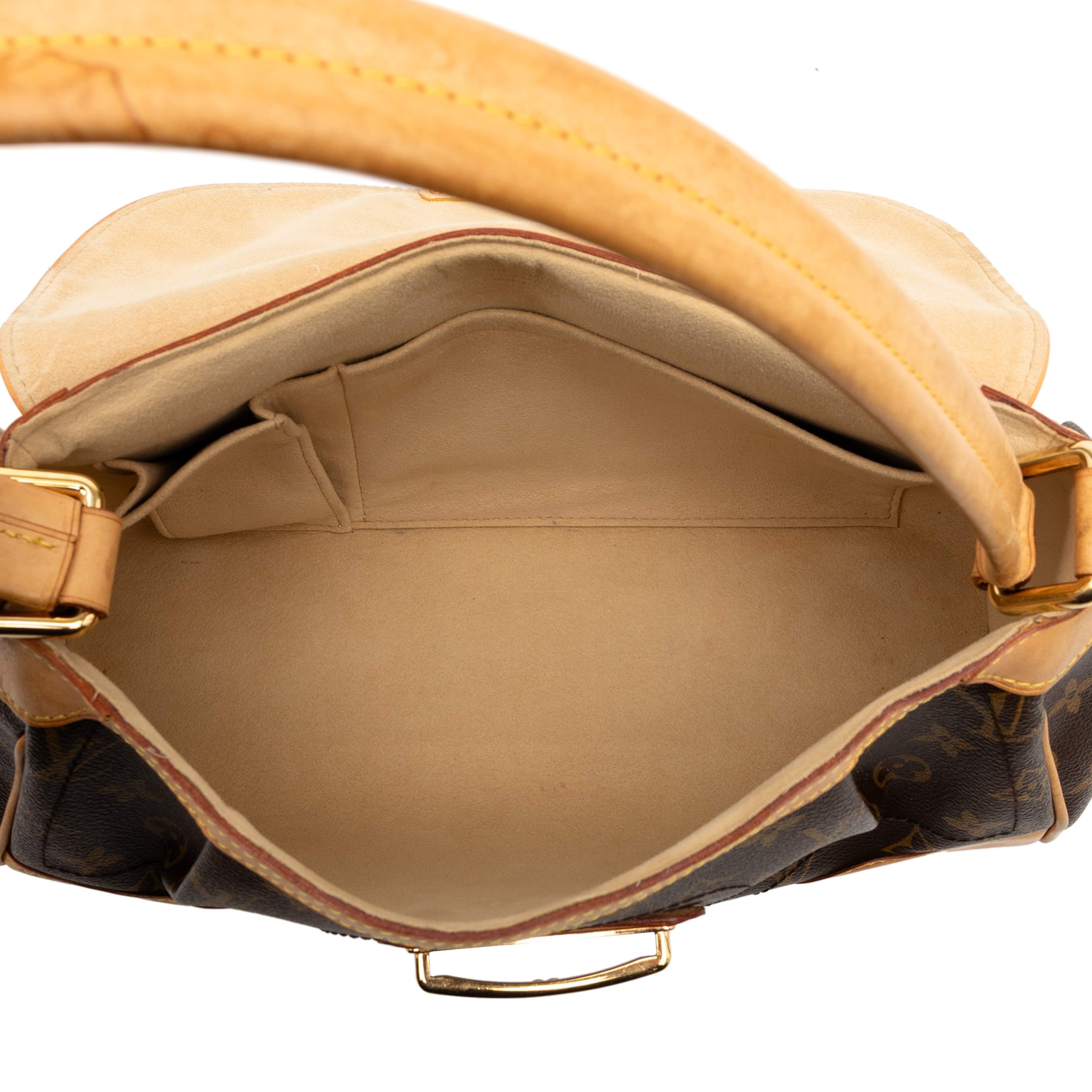 Louis Vuitton Monogram Beverly Mm, från Luxclusif, i färgen brown. Klicka för att öppna bilden i stort format