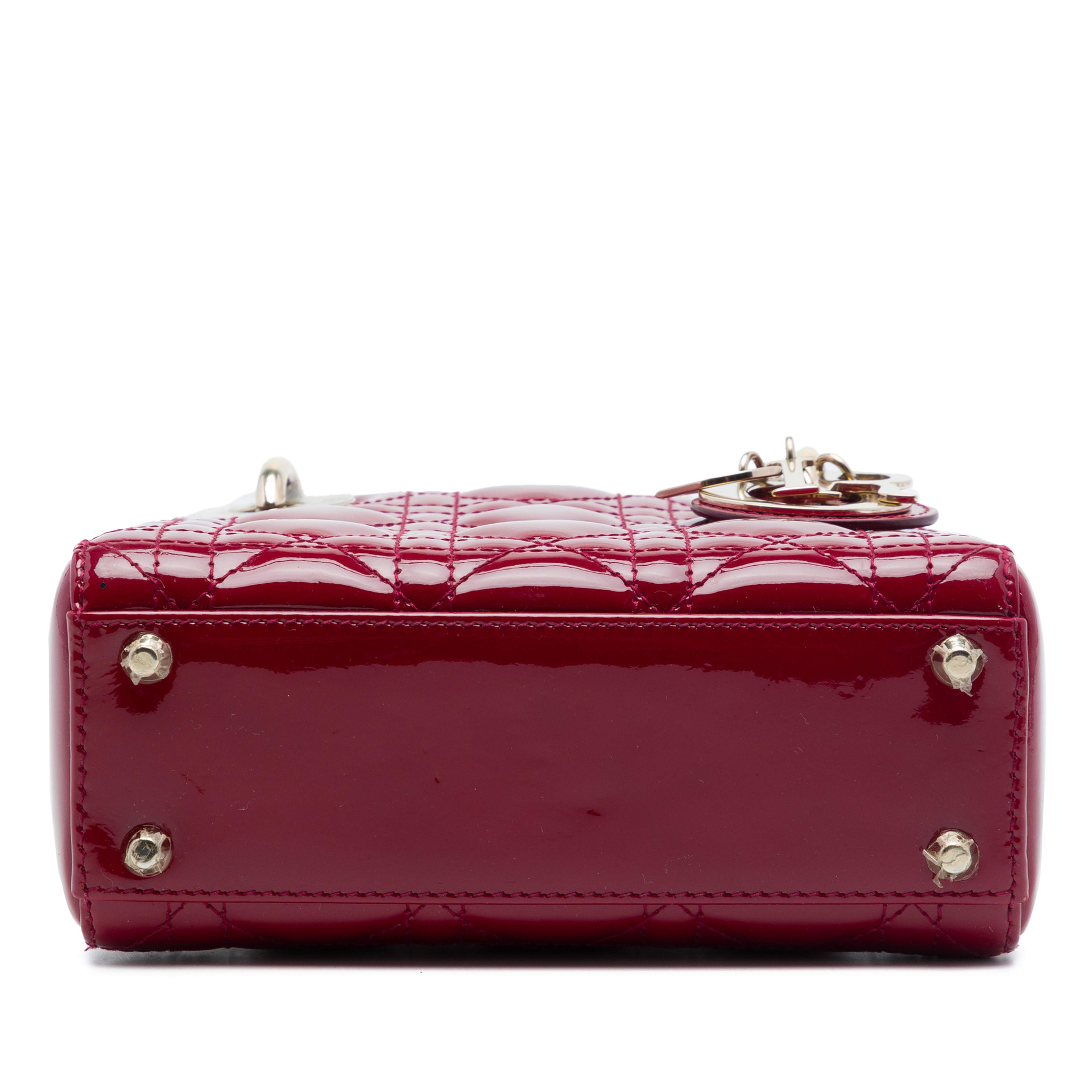 Dior Mini Patent Cannage Lady Dior, från Luxclusif, i färgen röd. Klicka för att öppna bilden i stort format