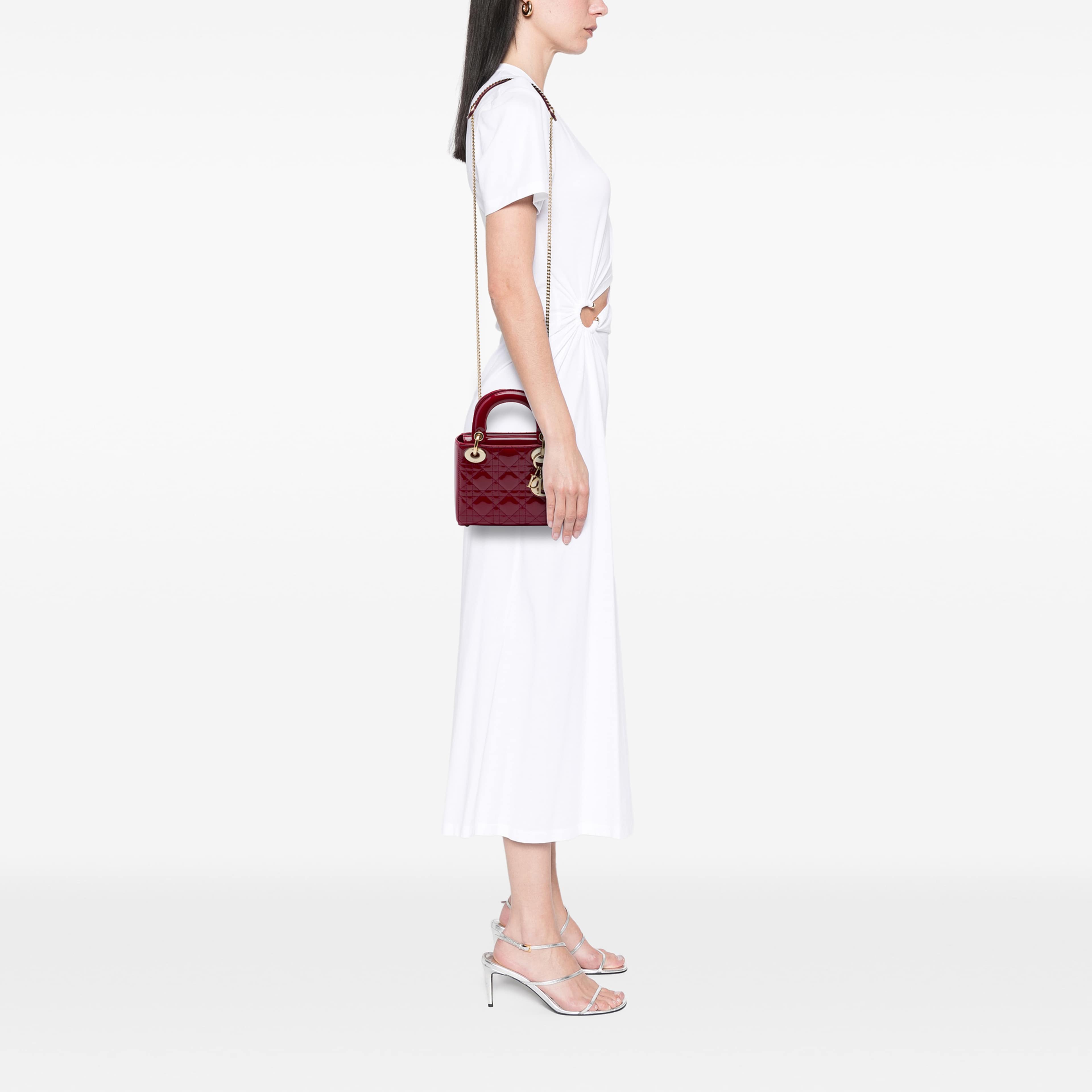 Dior Mini Patent Cannage Lady Dior, från Luxclusif, i färgen röd. Klicka för att öppna bilden i stort format