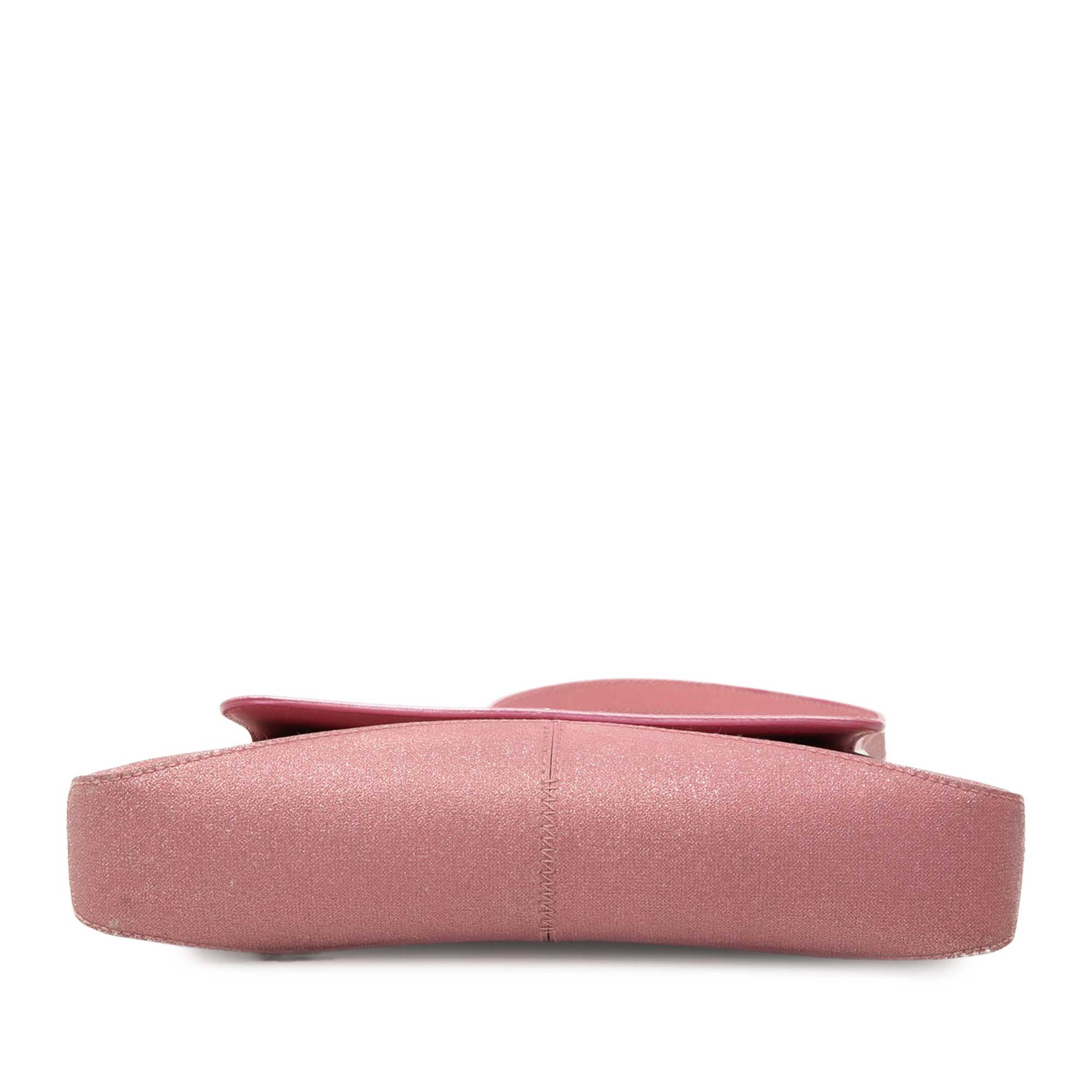 Balenciaga Small Glitter Fabric Xx Flap, från Luxclusif, i färgen rosa. Klicka för att öppna bilden i stort format