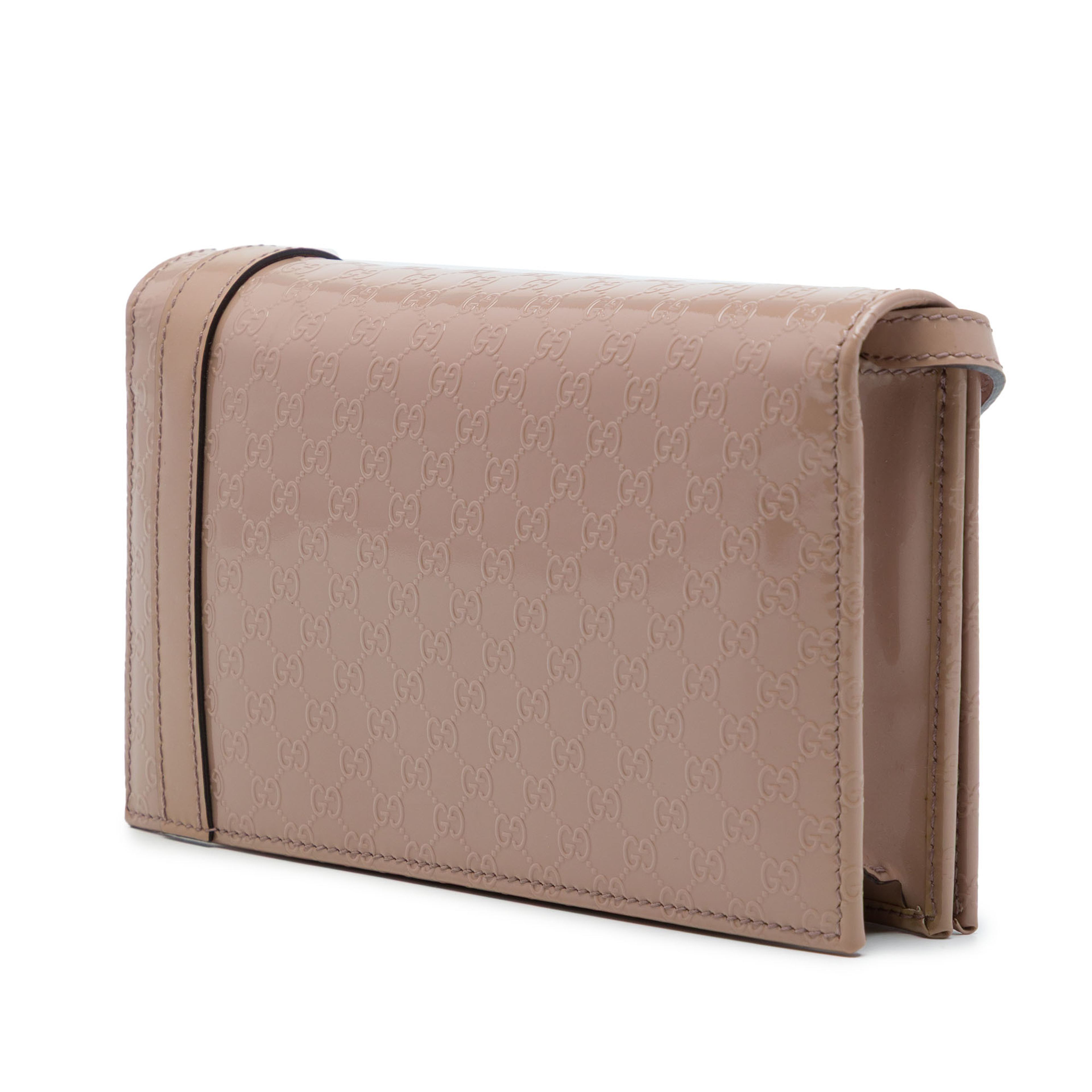 Gucci Patent Microguccissima Stirrup Crossbody, från Luxclusif, i färgen beige. Klicka för att öppna bilden i stort format