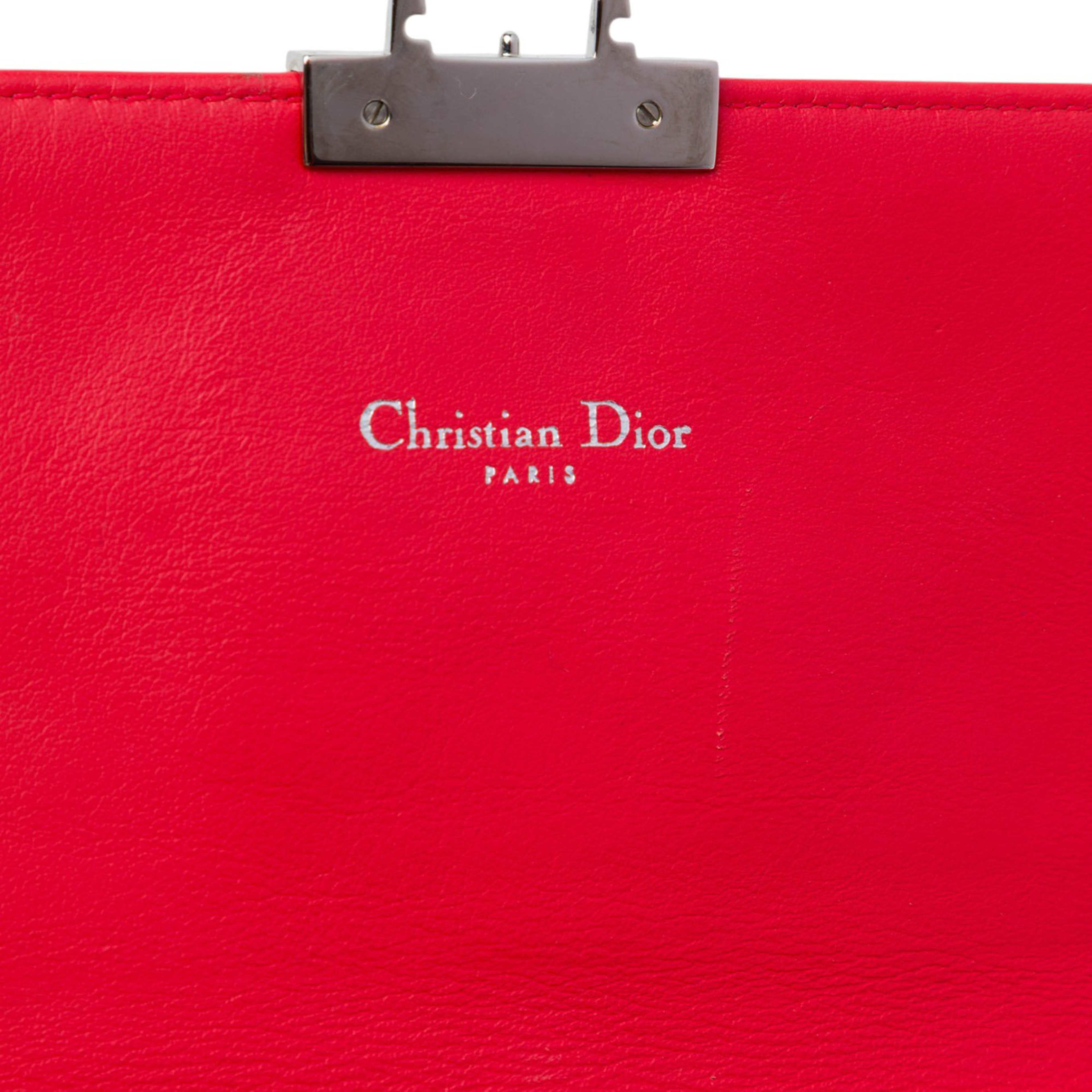 Dior Patent Cannage Miss Dior Promenade Crossbody, från Luxclusif, i färgen röd. Klicka för att öppna bilden i stort format