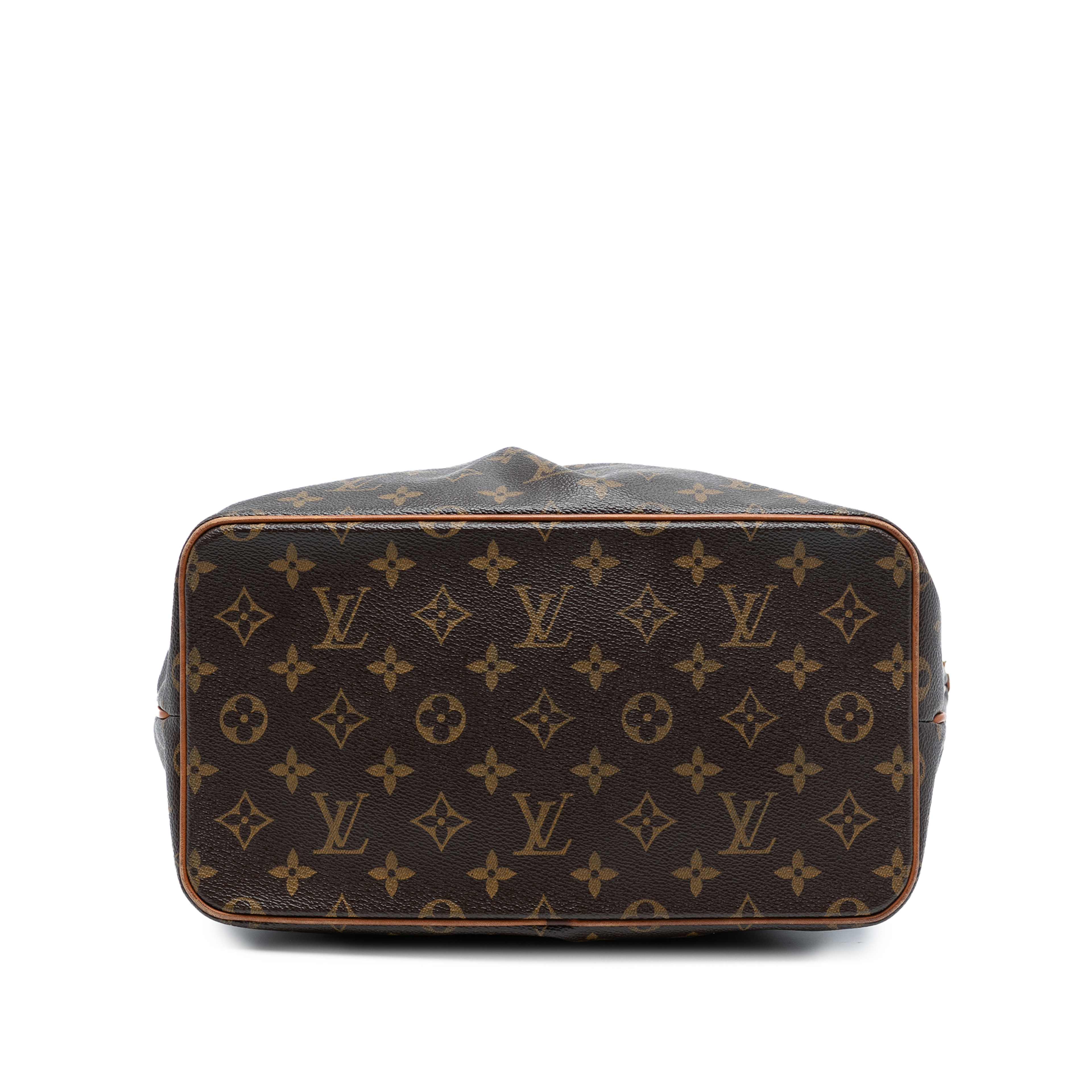 Louis Vuitton Monogram Palermo Pm, från Luxclusif, i färgen brown. Klicka för att öppna bilden i stort format