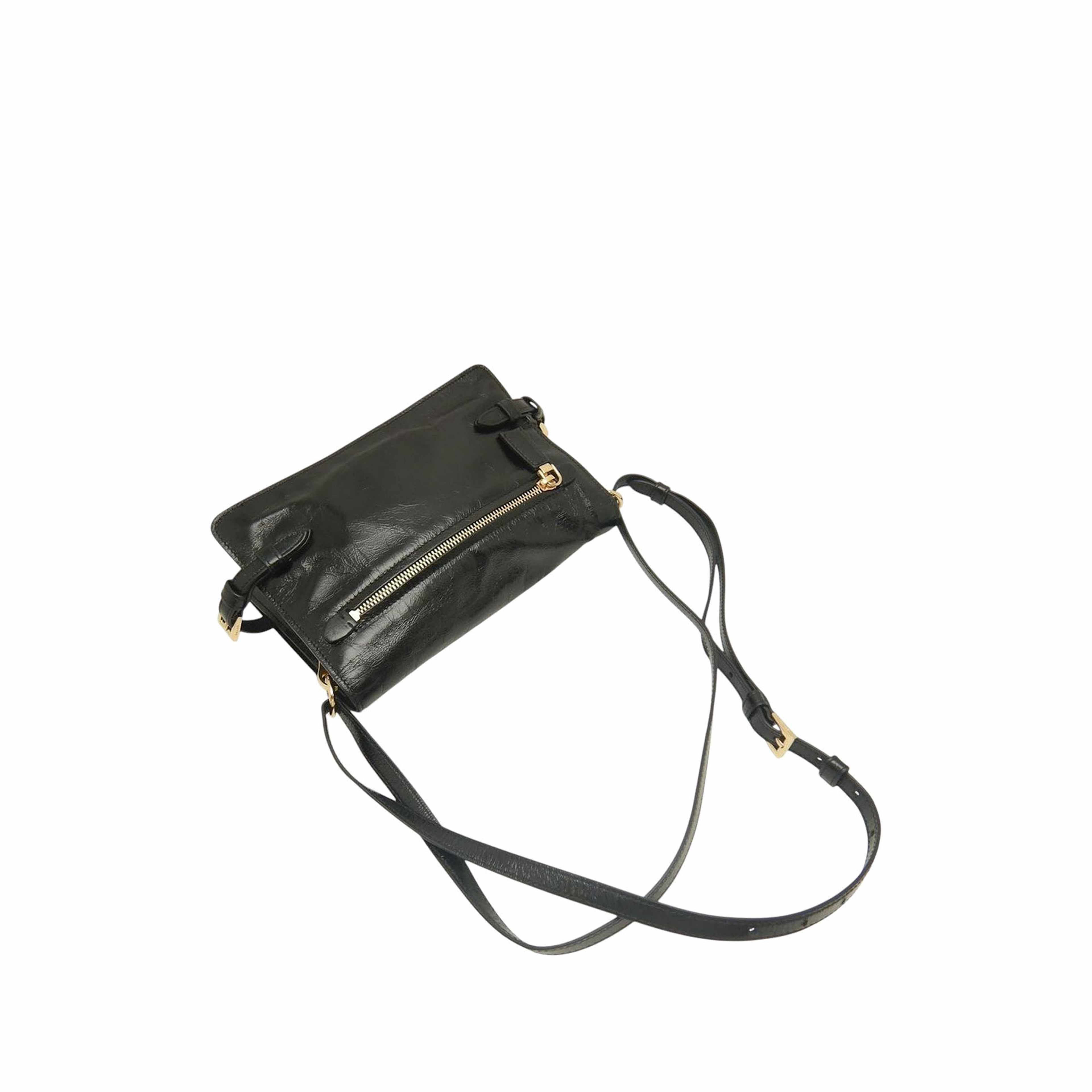 Prada Crinkled Calfskin Crossbody, från Luxclusif, i färgen svart. Klicka för att öppna bilden i stort format