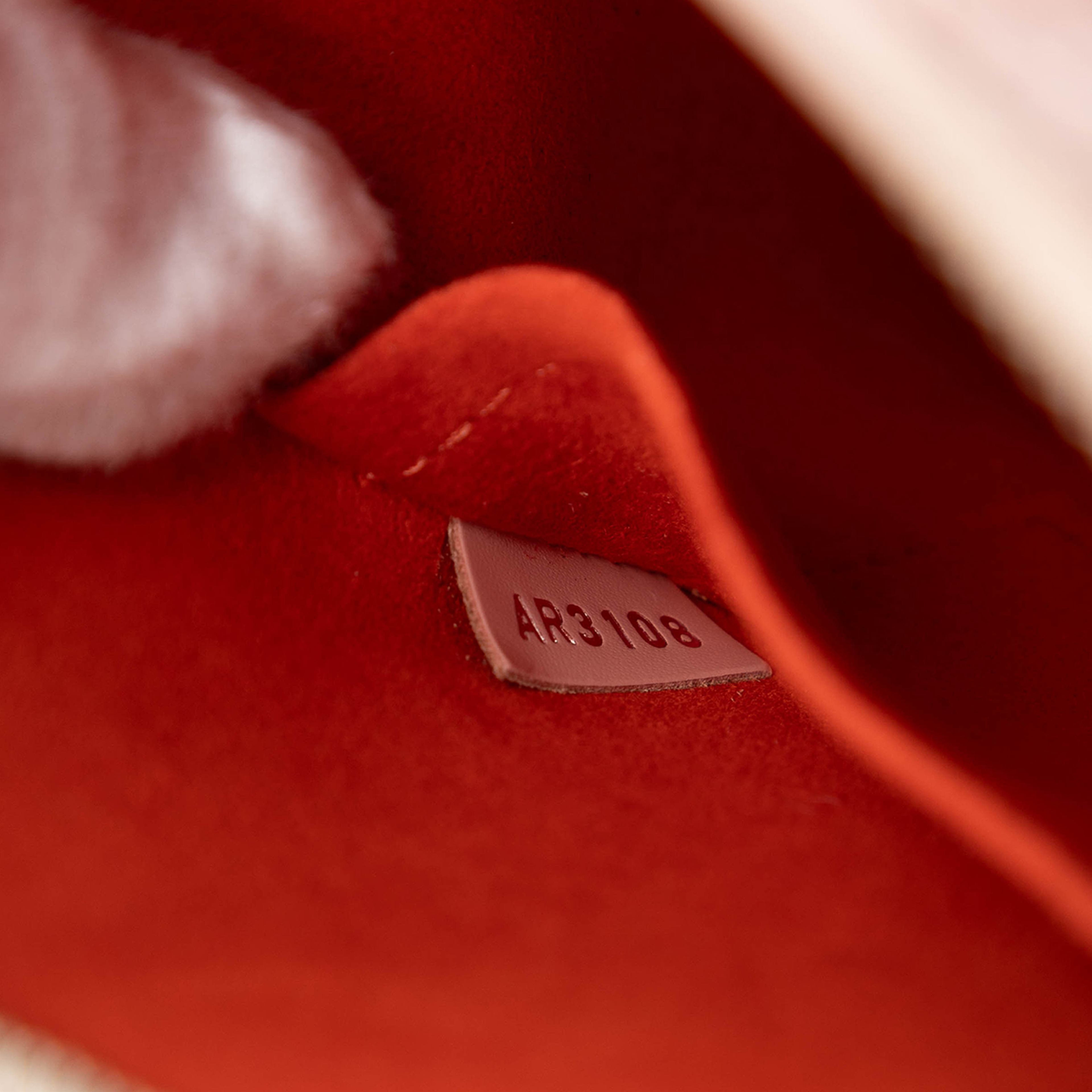 Louis Vuitton Epi Stickers Alma Bb, från Luxclusif, i färgen pink. Klicka för att öppna bilden i stort format