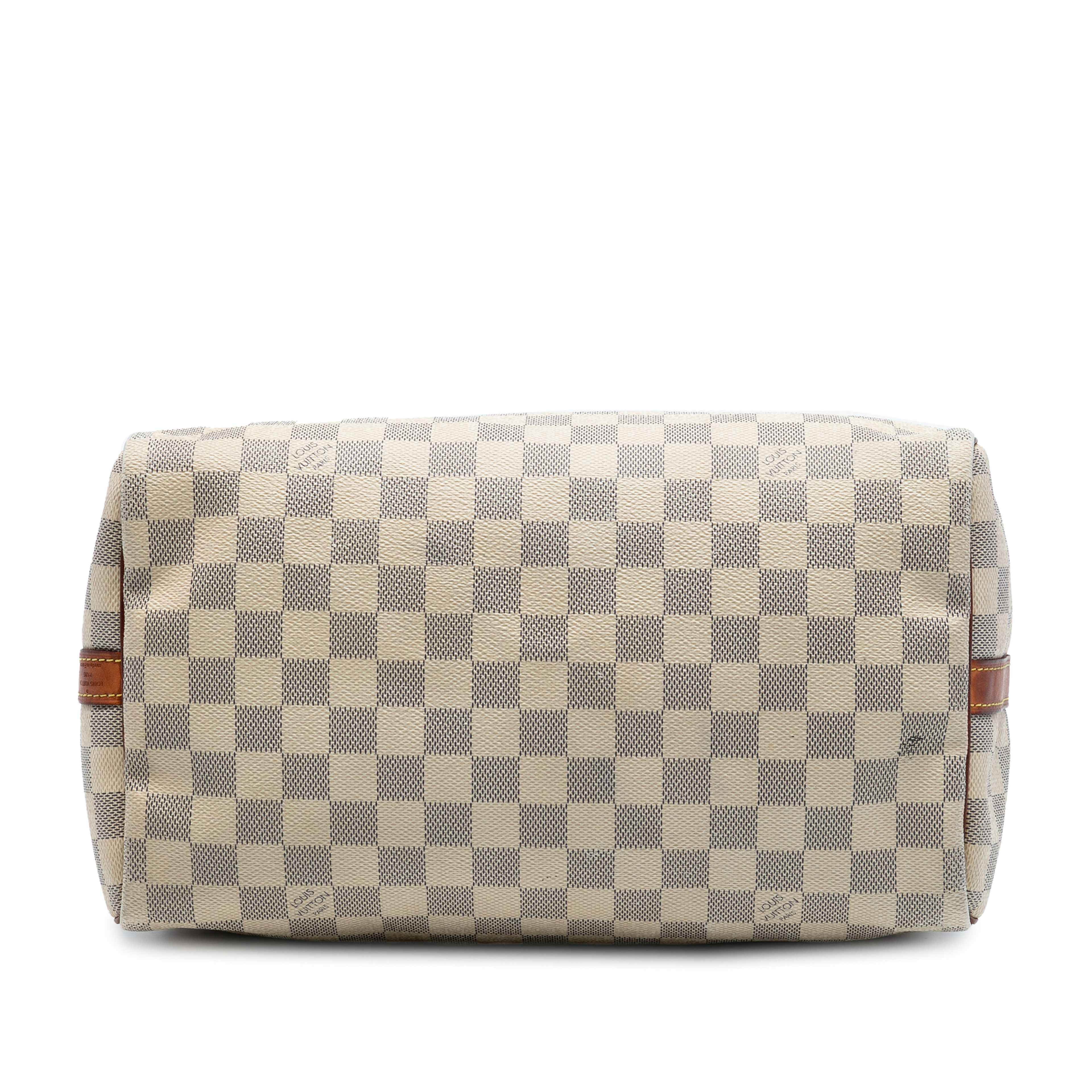 Louis Vuitton Damier Azur Speedy Bandouliere 30, från Luxclusif, i färgen white. Klicka för att öppna bilden i stort format