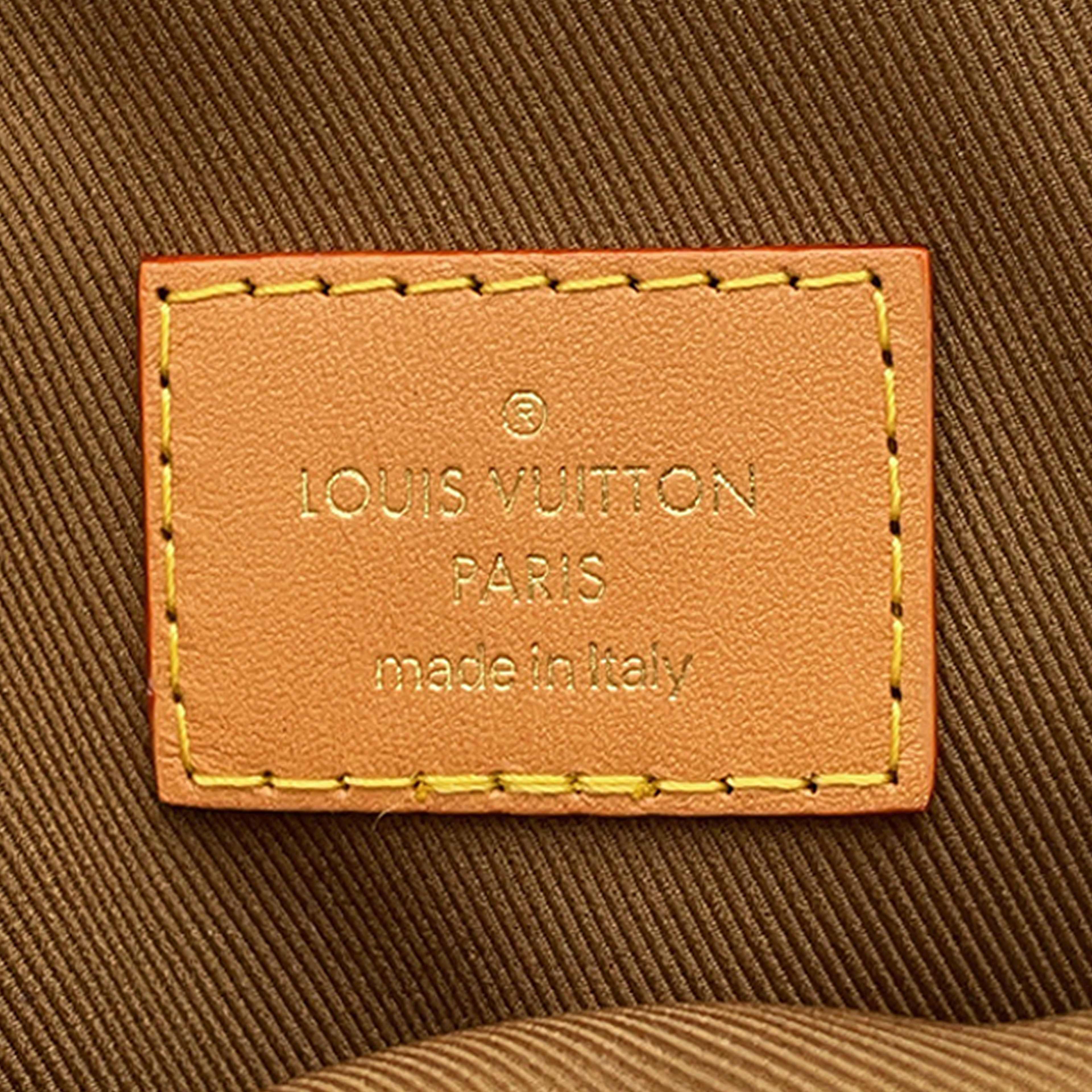 Louis Vuitton Monogram Utility Phone Sleeve, från Luxclusif, i färgen brown. Klicka för att öppna bilden i stort format