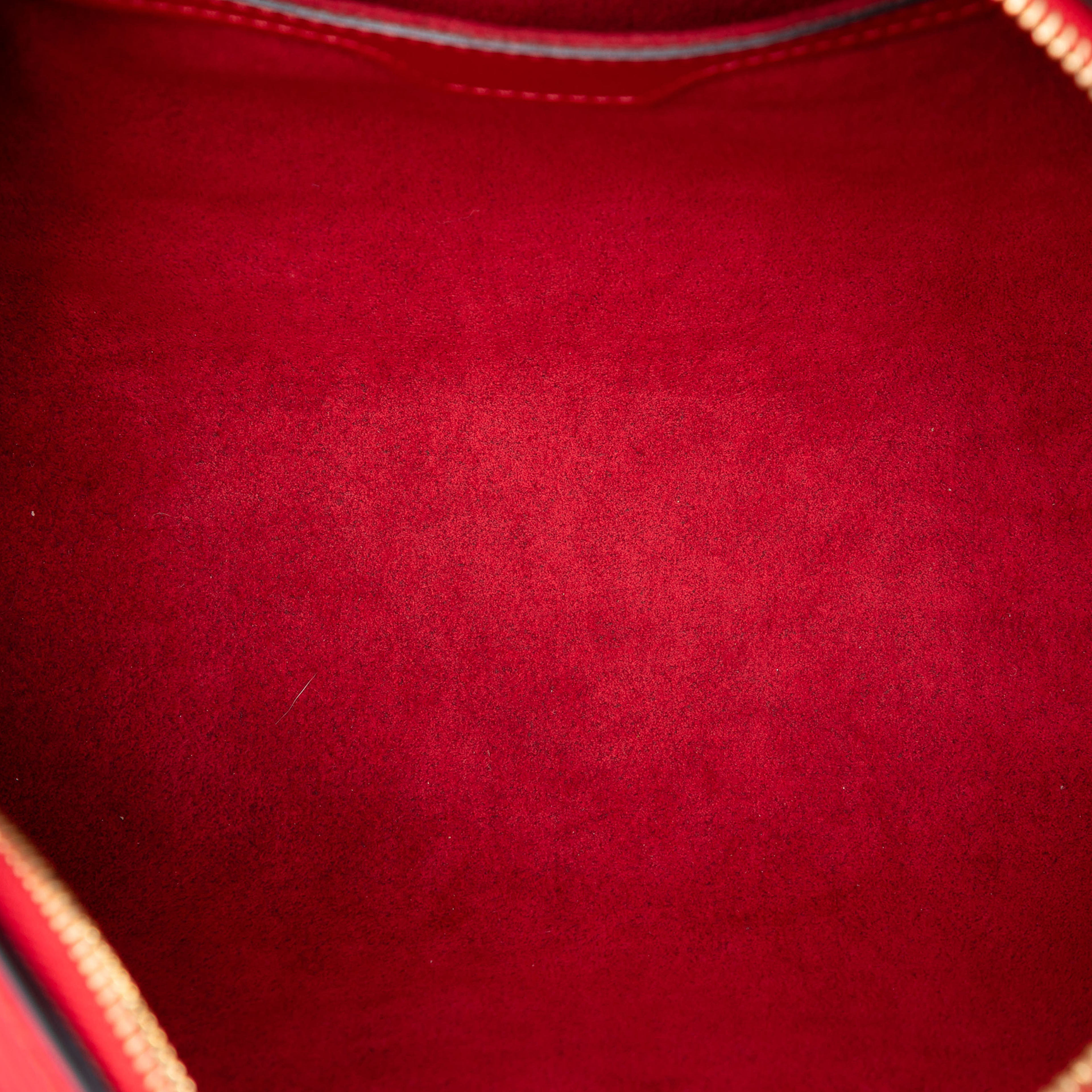 Louis Vuitton Epi Soufflot, från Luxclusif, i färgen red. Klicka för att öppna bilden i stort format