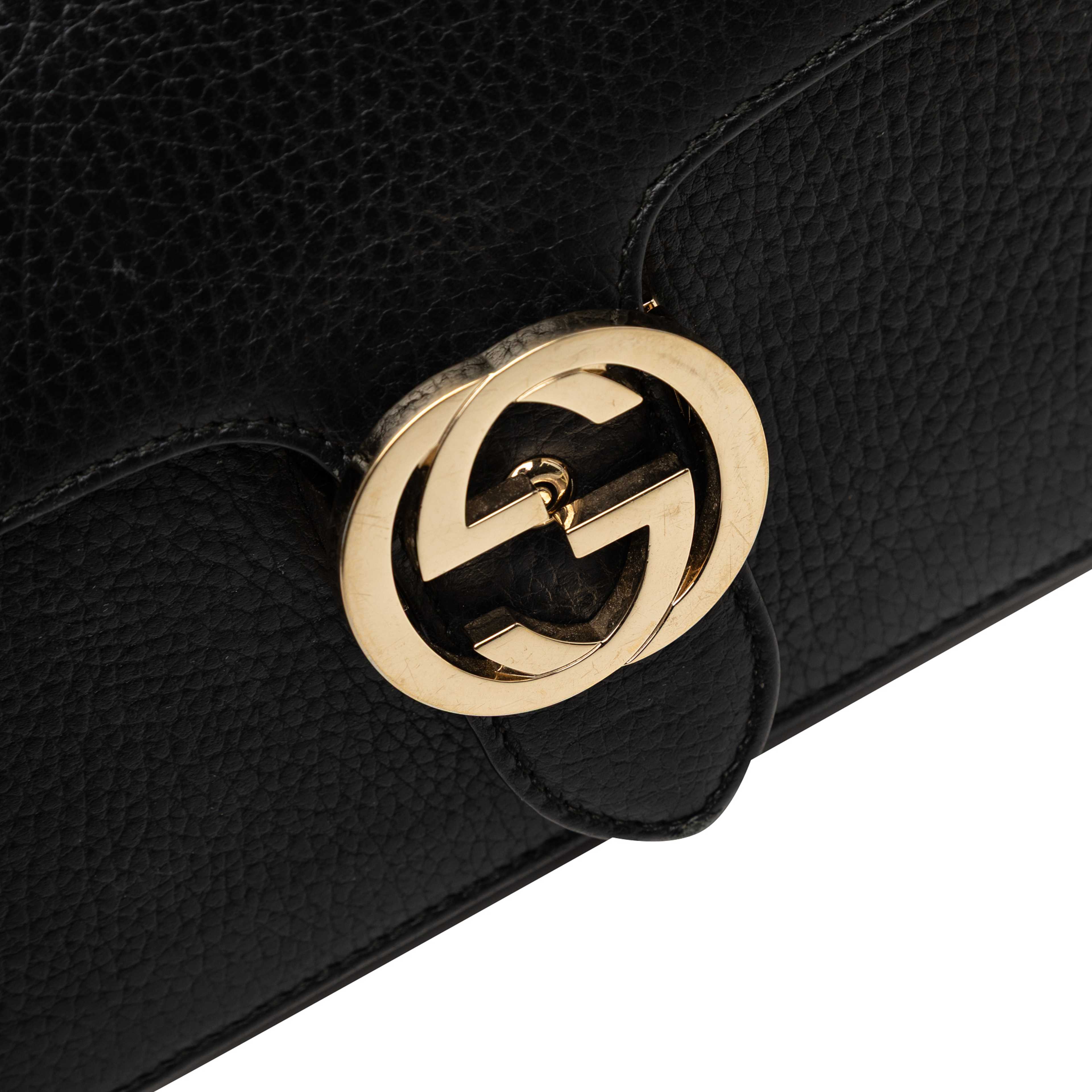 Gucci Small Dollar Calfskin Interlocking G Crossbody, från Luxclusif, i färgen black. Klicka för att öppna bilden i stort format