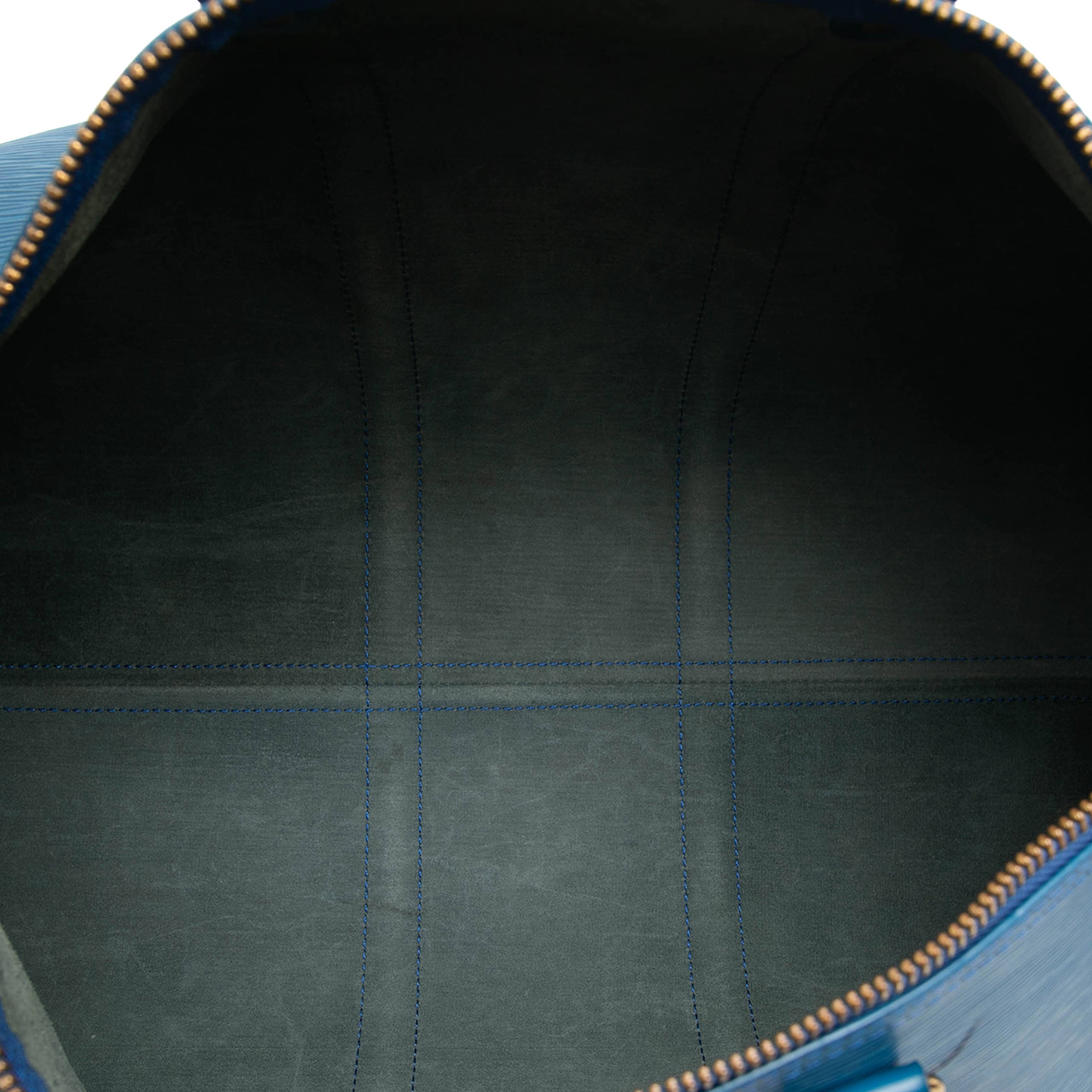Louis Vuitton Epi Keepall 45, från Luxclusif, i färgen blue. Klicka för att öppna bilden i stort format