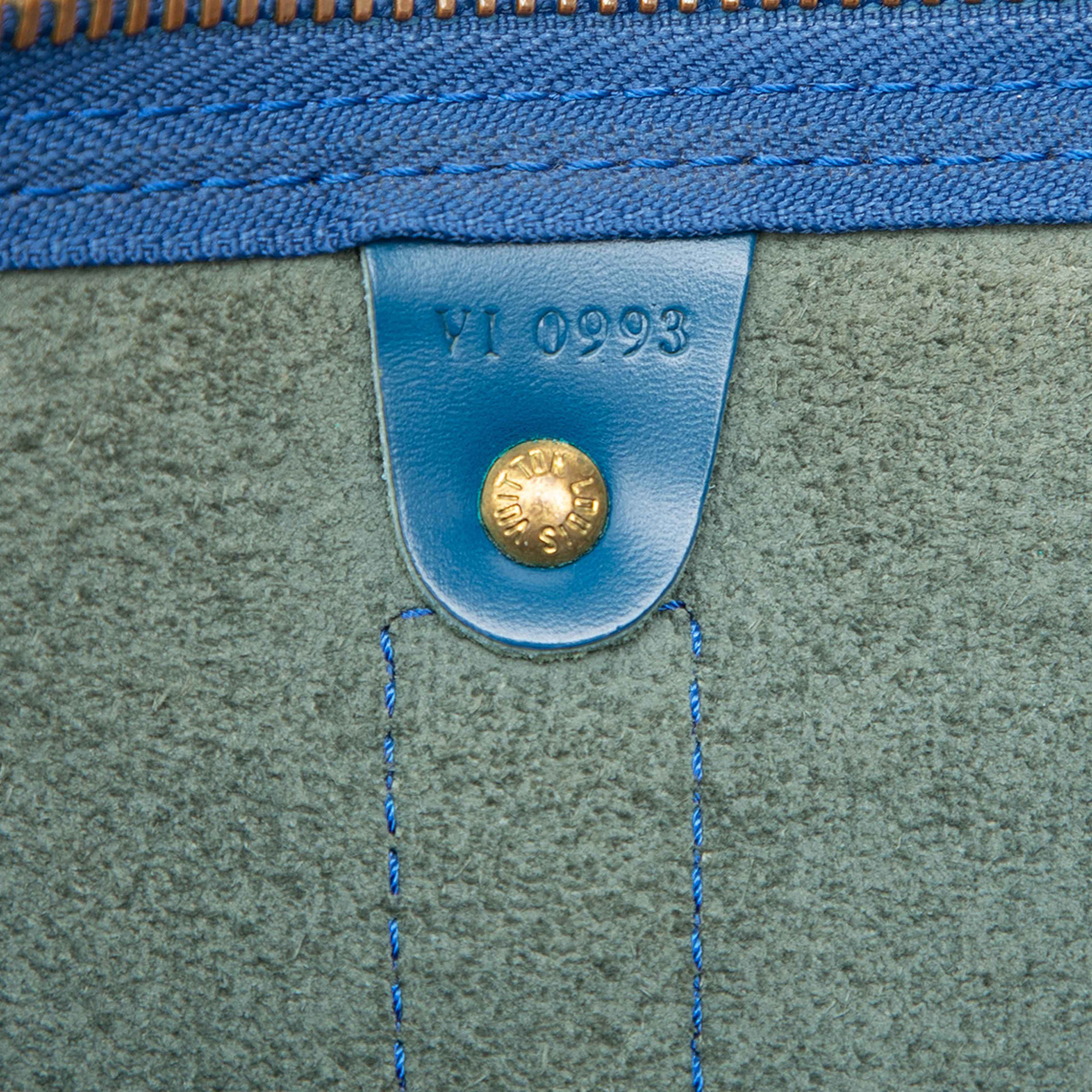 Louis Vuitton Epi Keepall 45, från Luxclusif, i färgen blue. Klicka för att öppna bilden i stort format