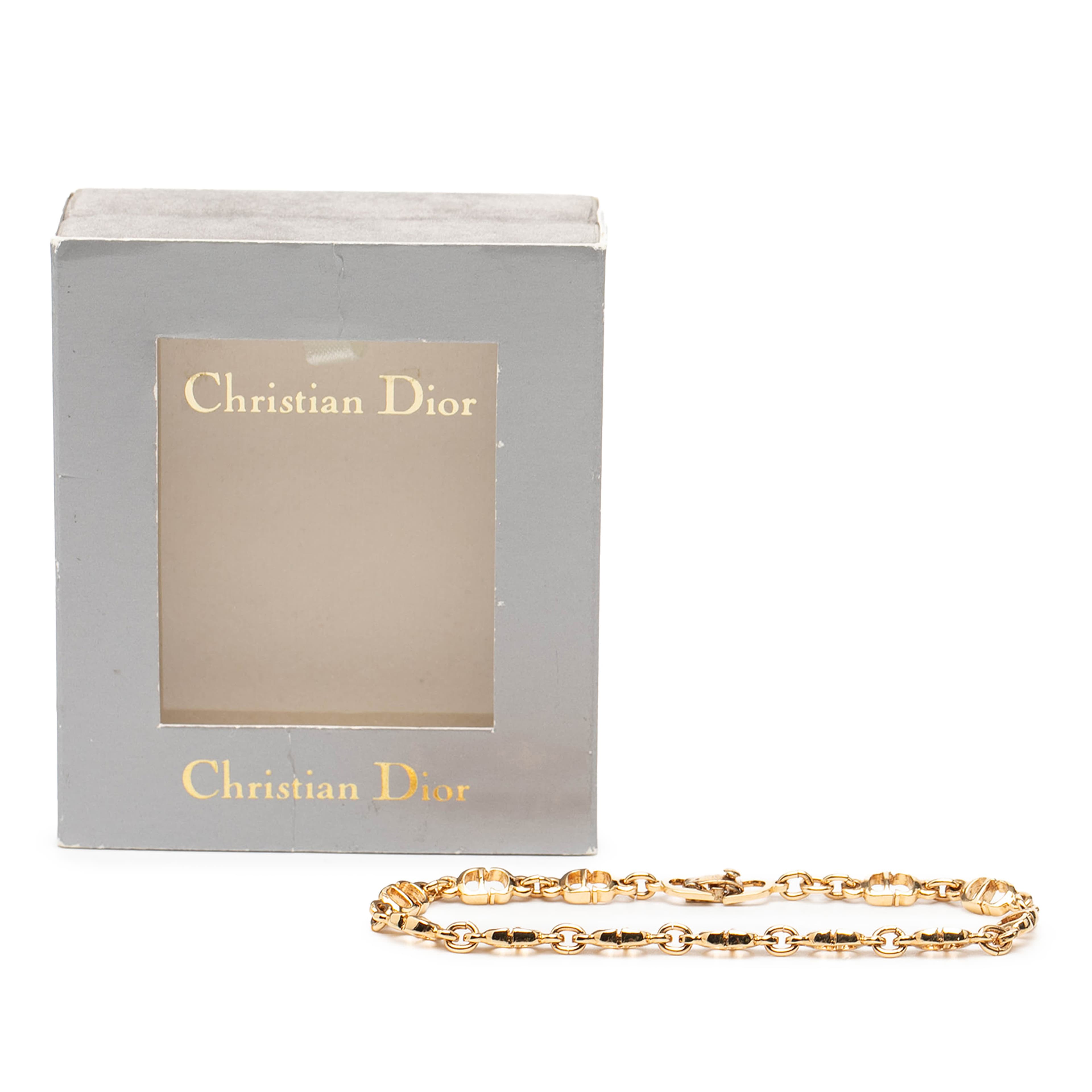 Dior Gold Plated Cd Logo Chain Bracelet, från Luxclusif, i färgen gold. Klicka för att öppna bilden i stort format