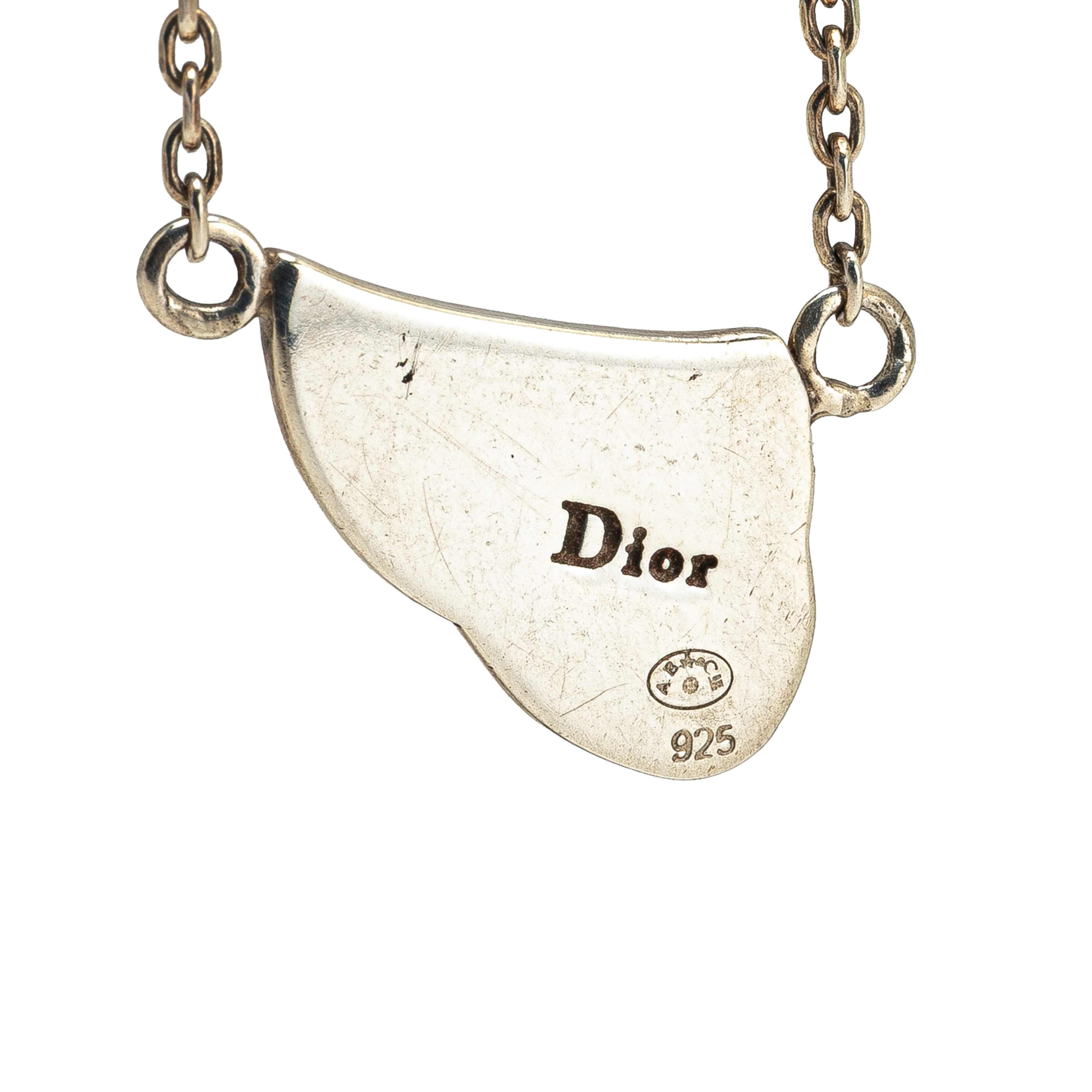 Dior Sterling Silver Saddle Charm Bracelet, från Luxclusif, i färgen silver.