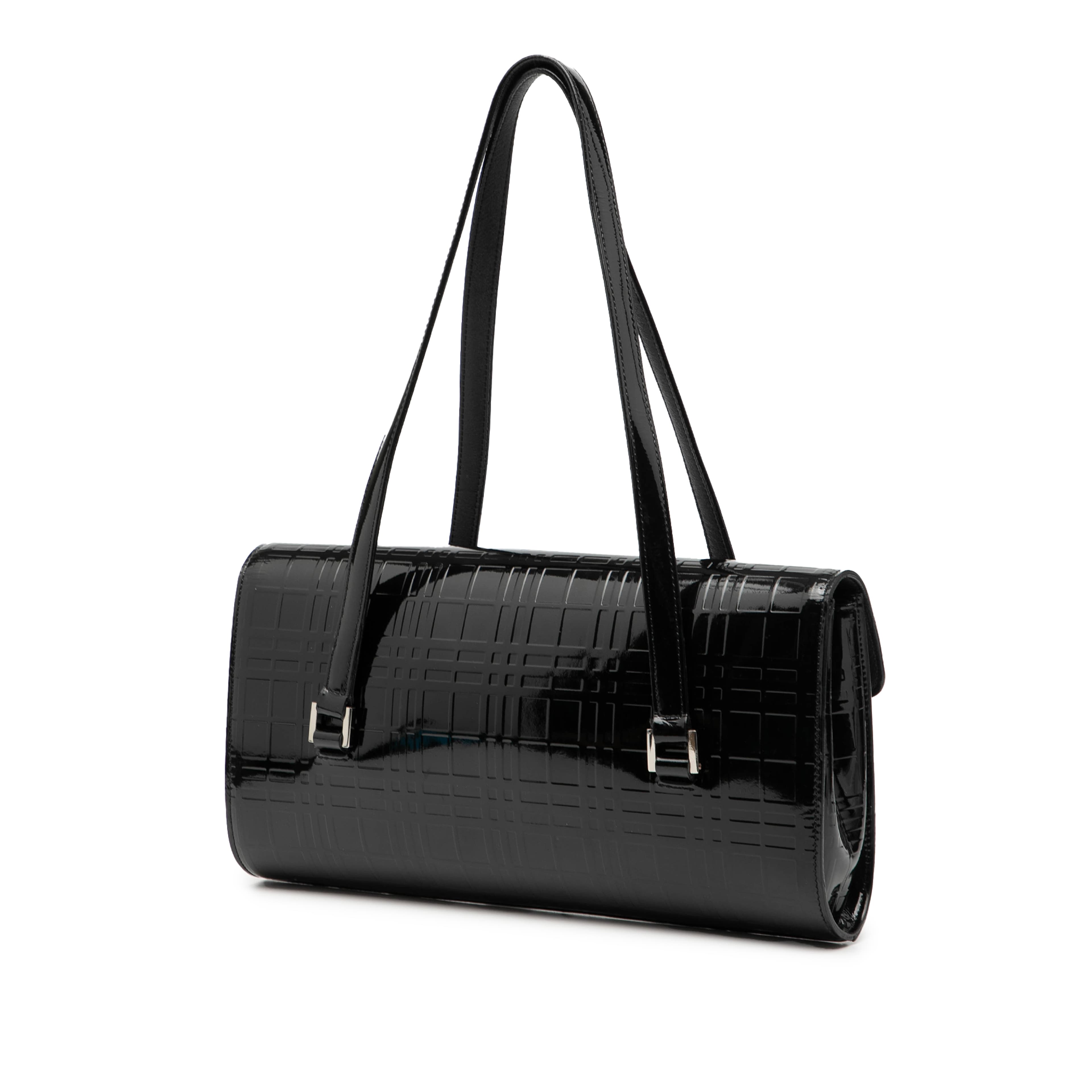 Burberry House Check Embossed Patent Shoulder Bag, från Luxclusif, i färgen black. Klicka för att öppna bilden i stort format