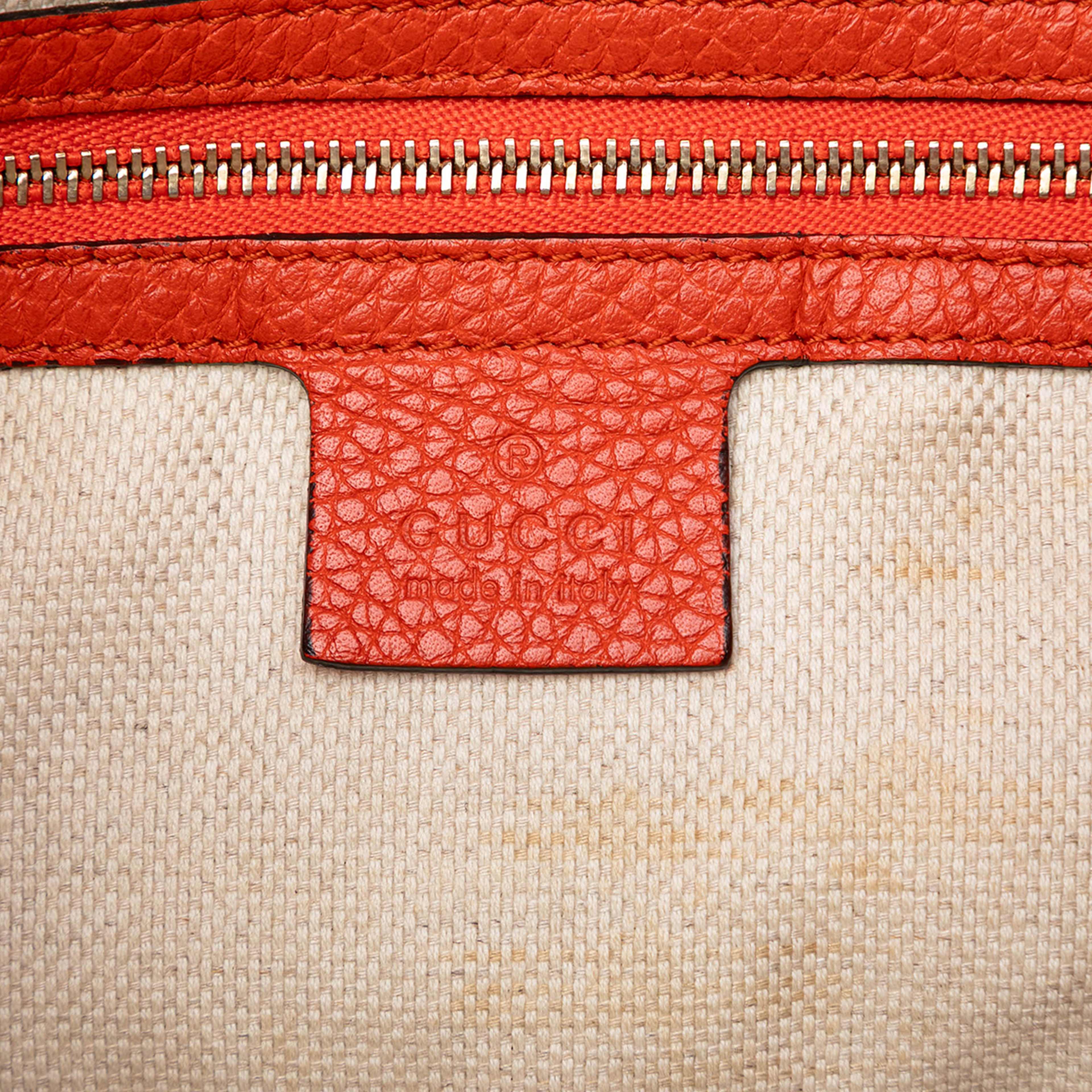 Gucci Medium Leather Soho Chain Tote, från Luxclusif, i färgen dark orange. Klicka för att öppna bilden i stort format