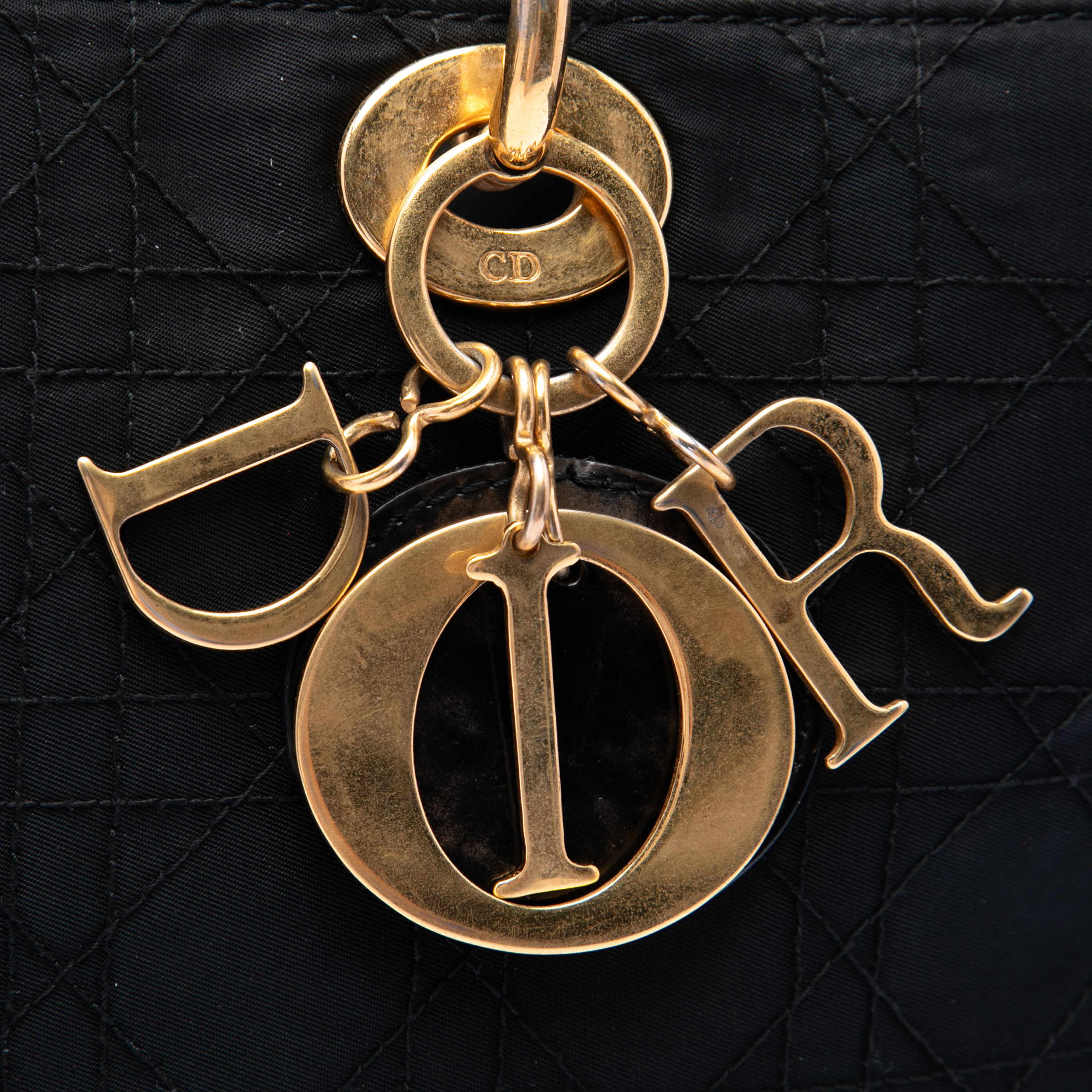 Dior Large Nylon Cannage Lady Dior, från Luxclusif, i färgen svart. Klicka för att öppna bilden i stort format
