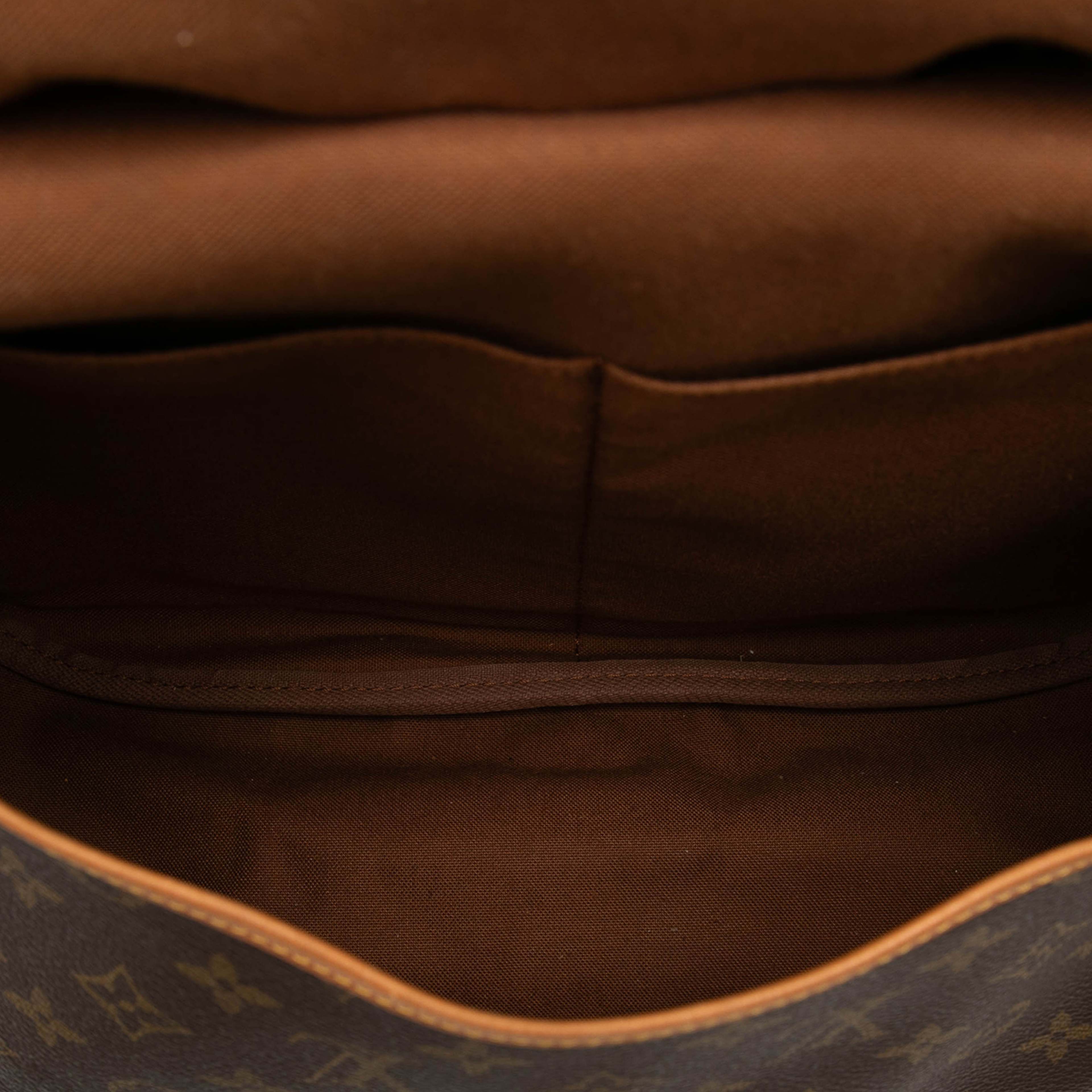 Louis Vuitton Monogram Saumur 35, från Luxclusif, i färgen brown. Klicka för att öppna bilden i stort format