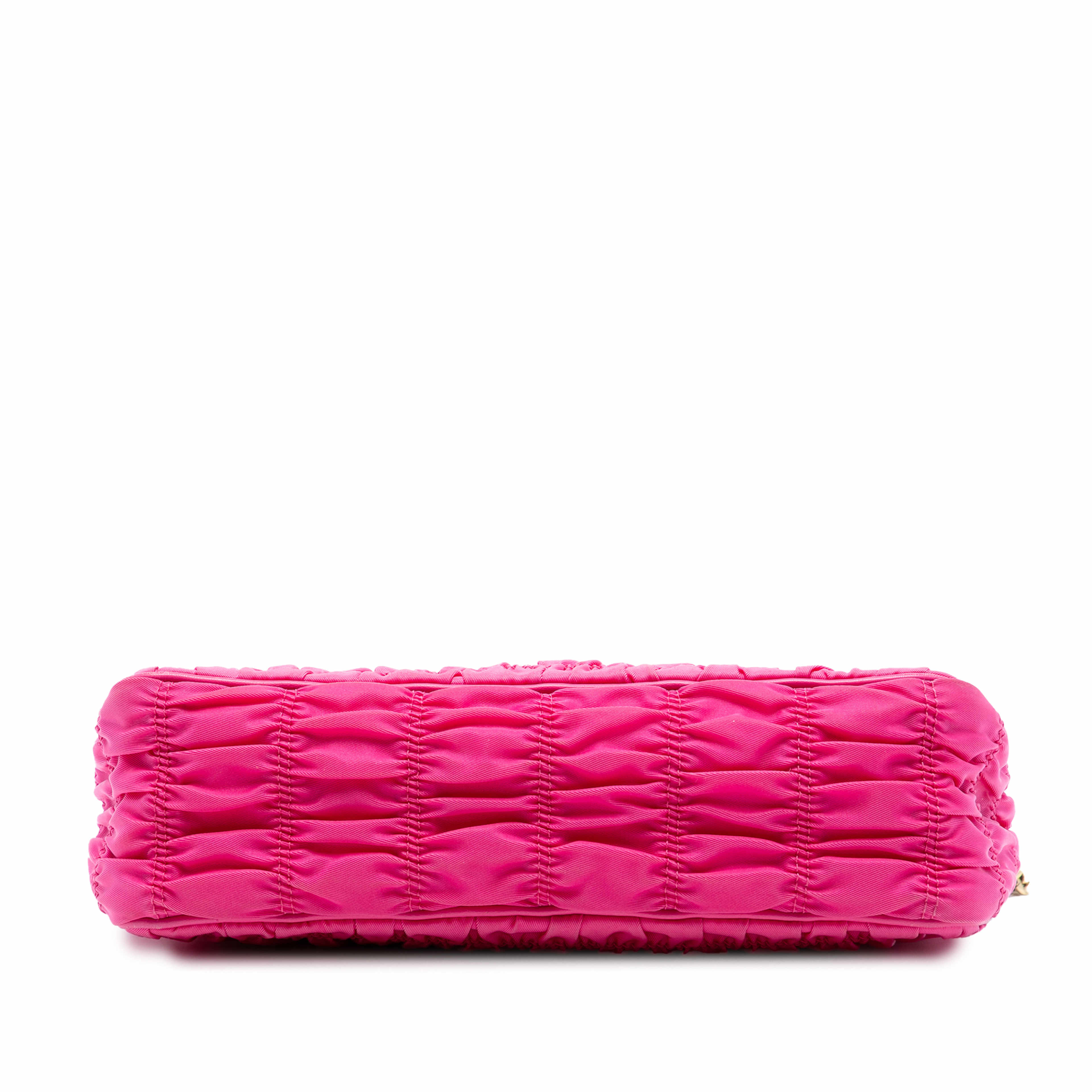 Prada Tessuto Gaufre Crossbody, från Luxclusif, i färgen pink. Klicka för att öppna bilden i stort format