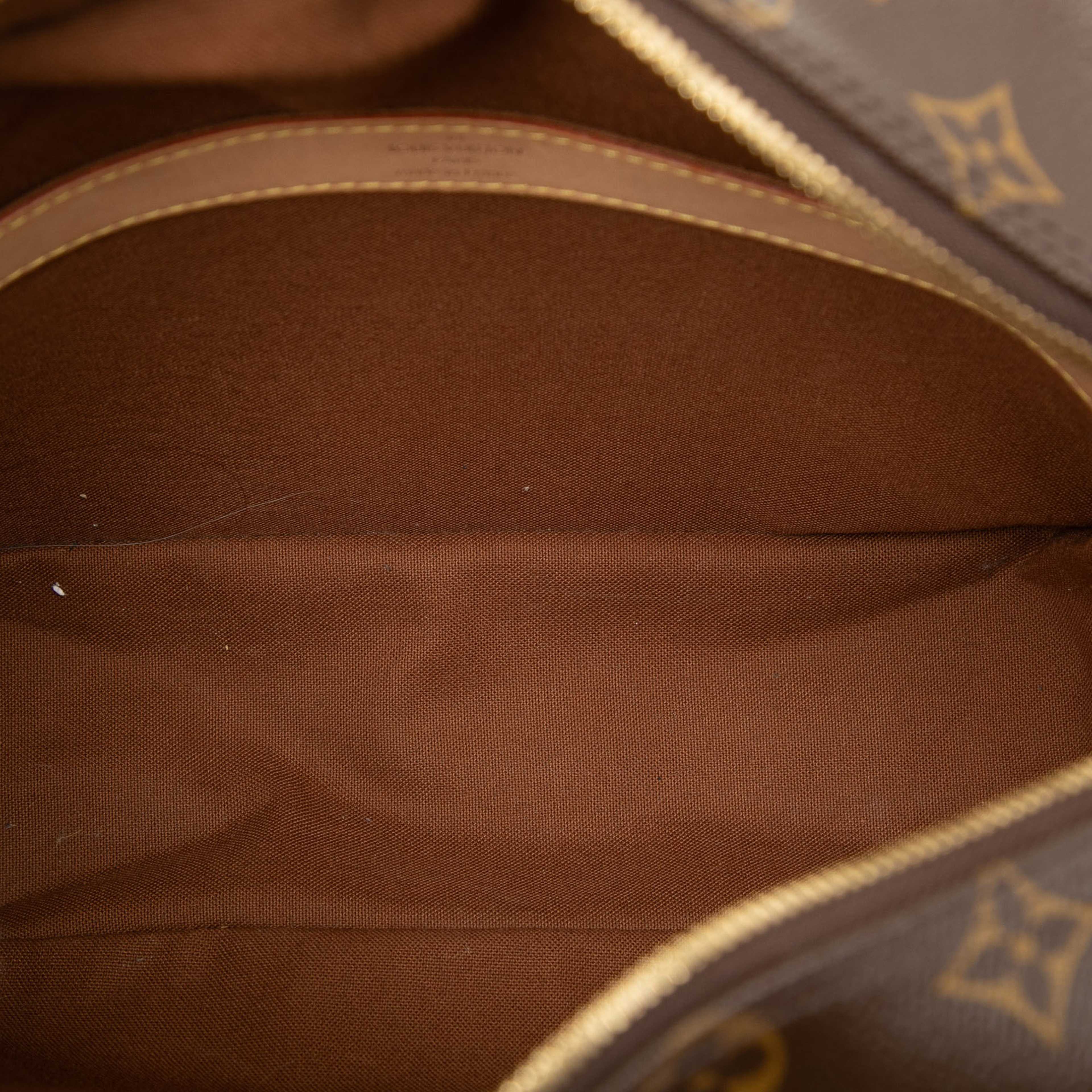 Louis Vuitton Monogram Naviglio, från Luxclusif, i färgen brown. Klicka för att öppna bilden i stort format