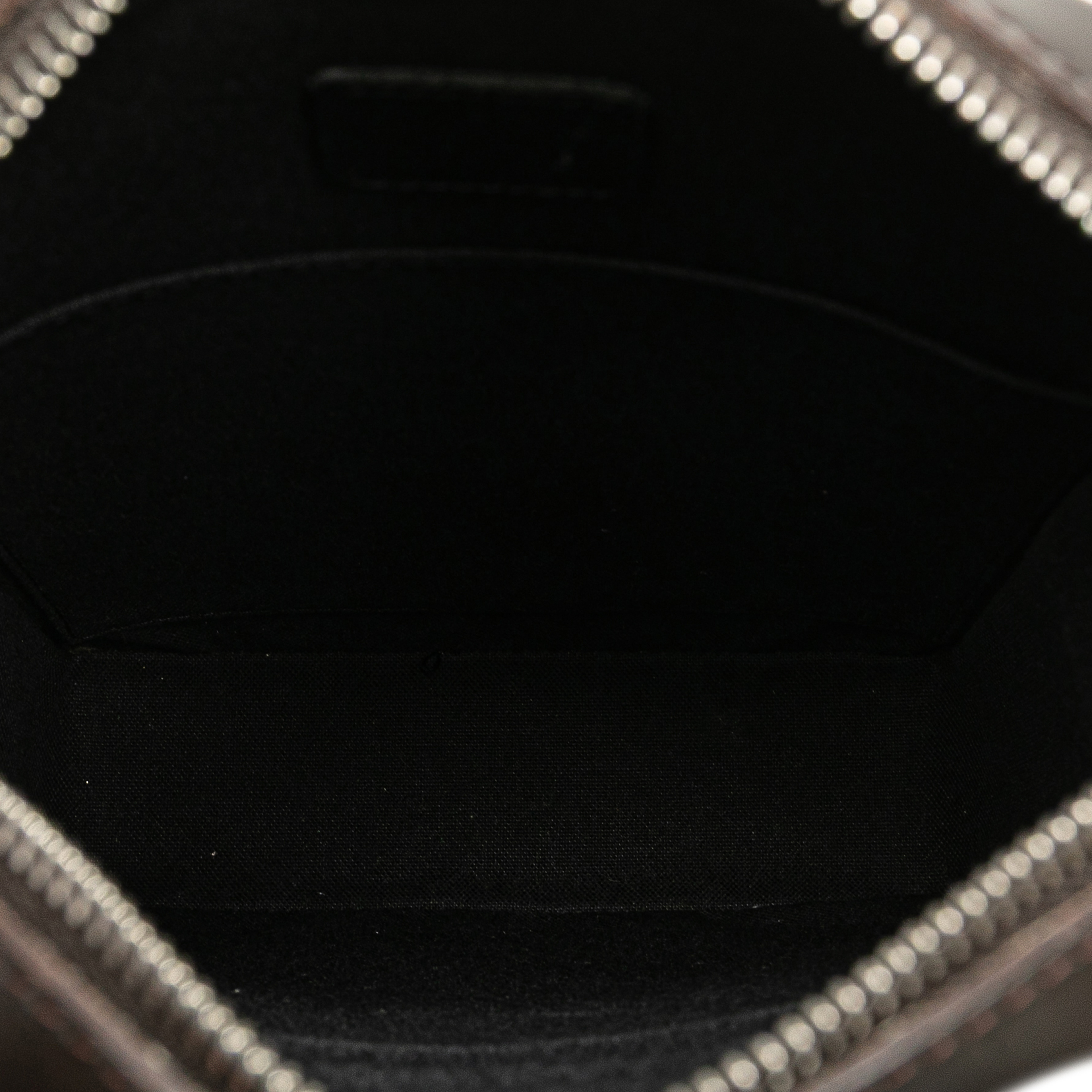 Louis Vuitton Monogram Glace Bobby, från Luxclusif, i färgen dark brown. Klicka för att öppna bilden i stort format