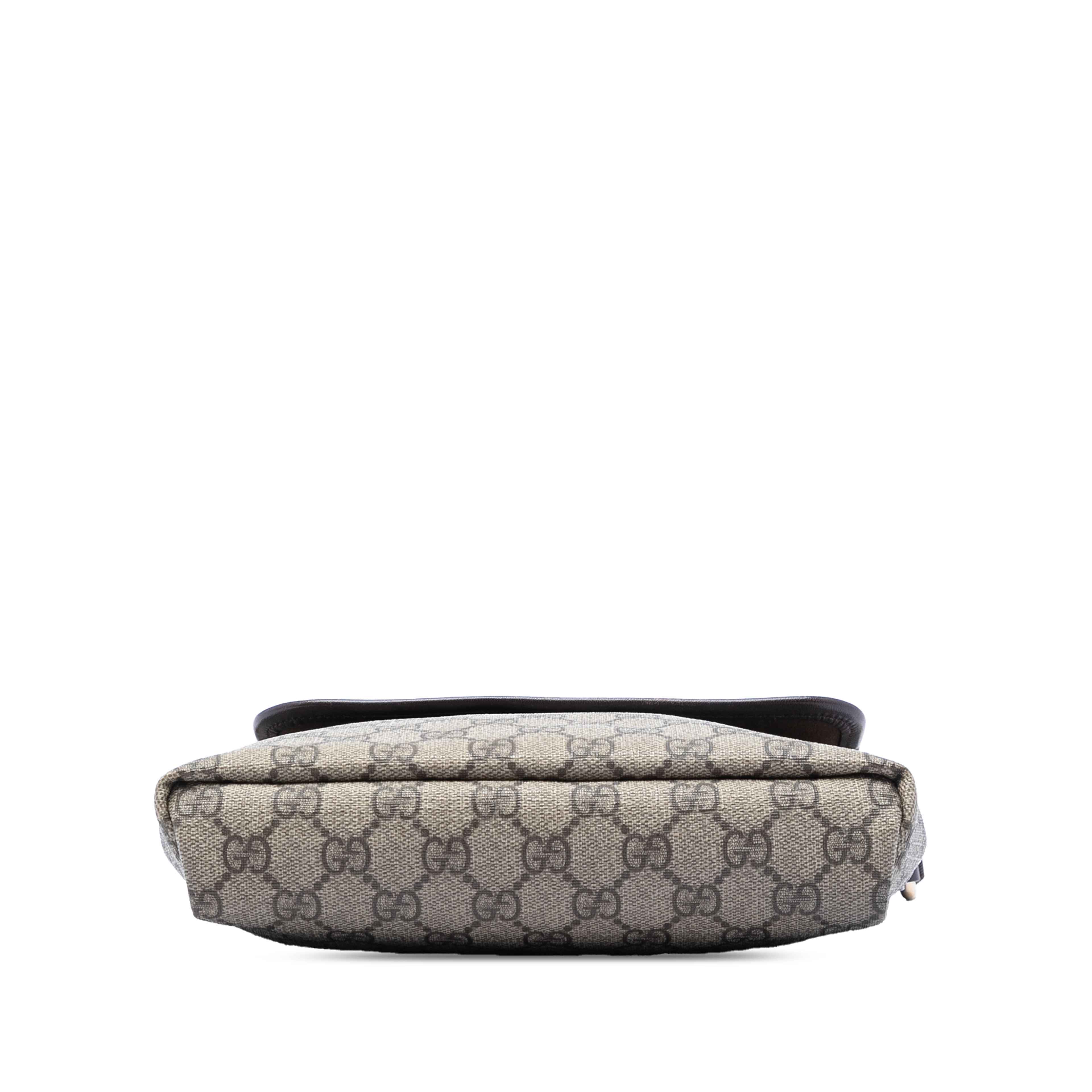 Gucci Gg Supreme Crossbody, från Luxclusif, i färgen beige. Klicka för att öppna bilden i stort format