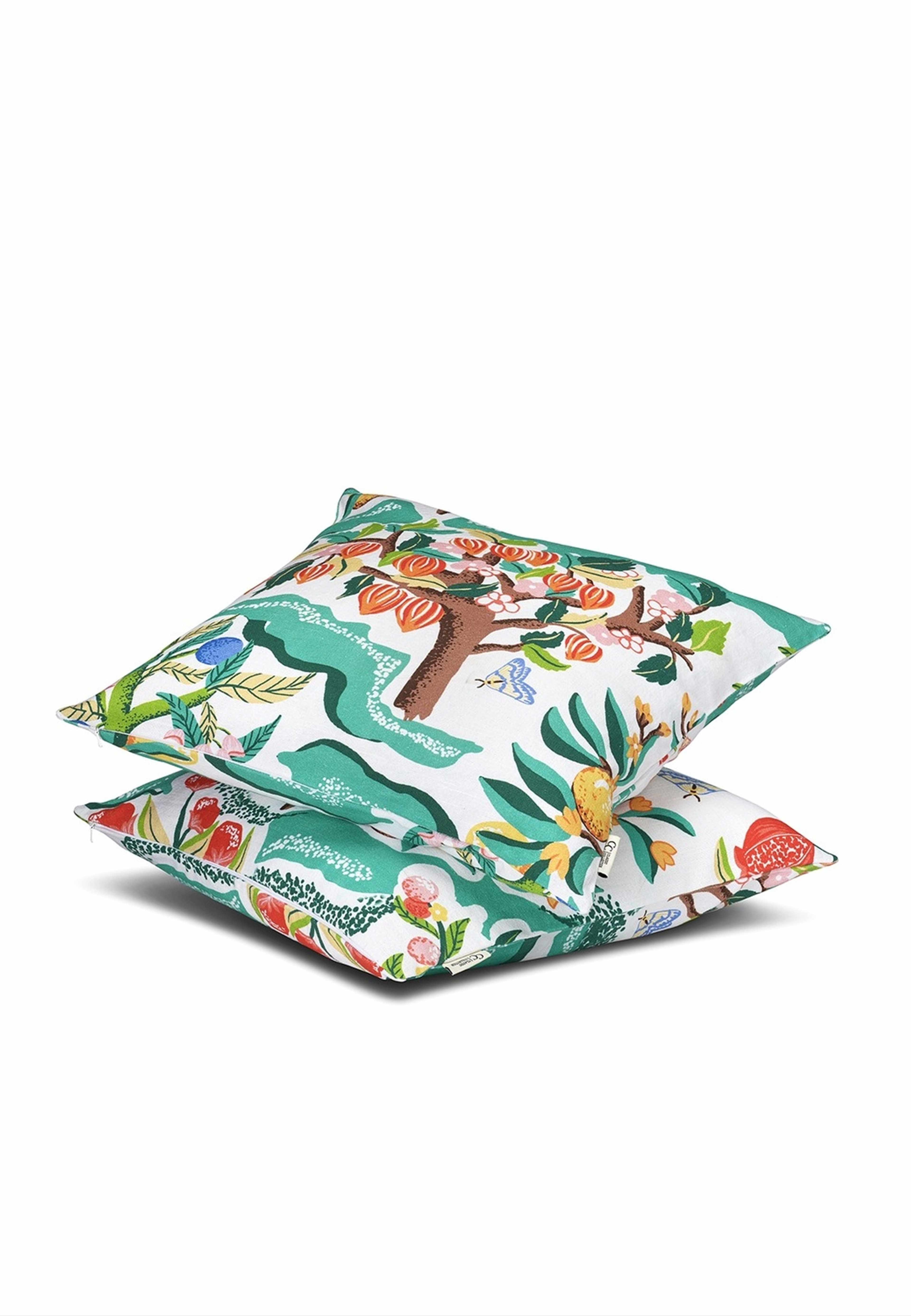 Kuddfodral Botanical Cherry 50x50cm, från Classic Collection, i färgen vit. Klicka för att öppna bilden i stort format