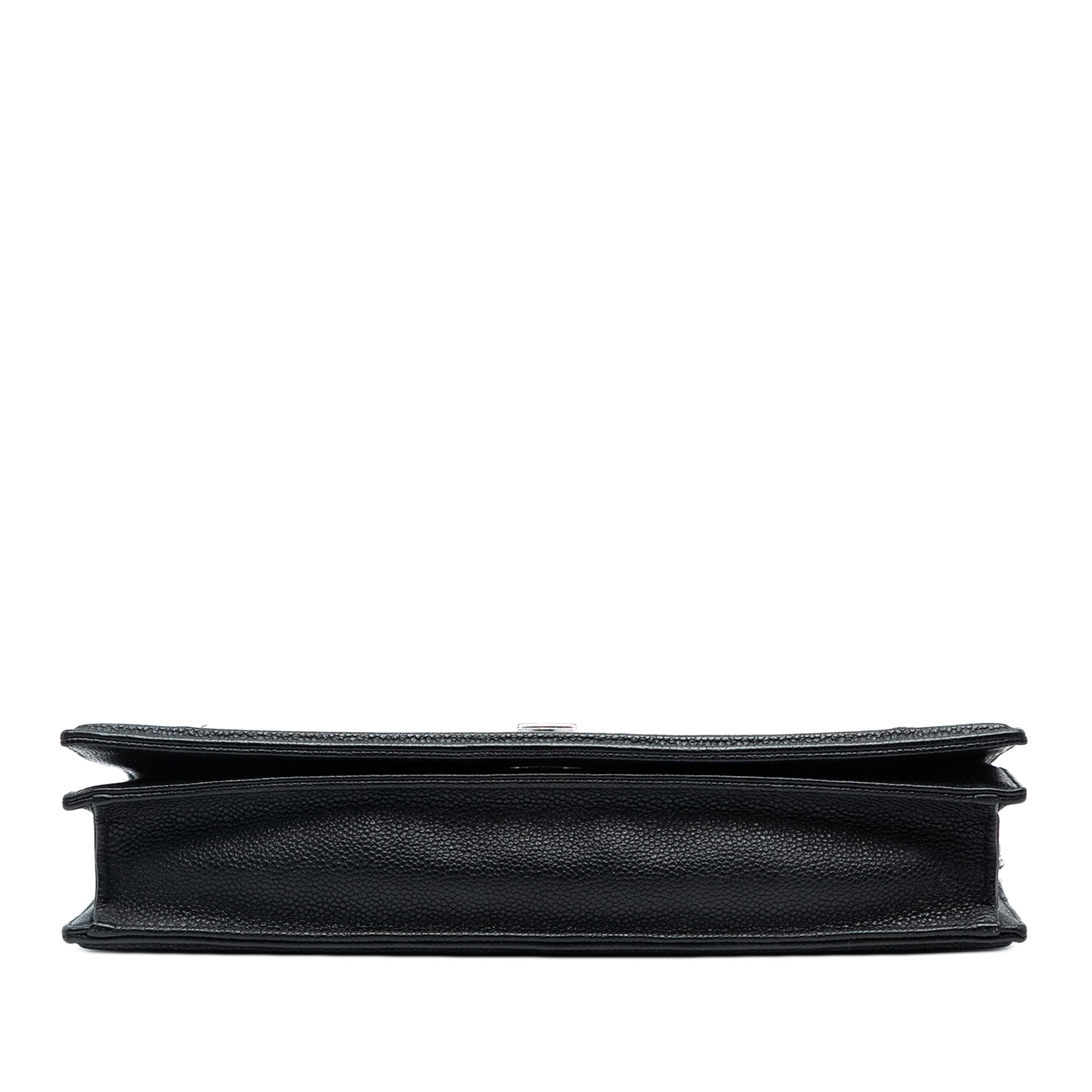 Dior Grained Calfskin Diorama Pochette Clutch, från Luxclusif, i färgen black. Klicka för att öppna bilden i stort format