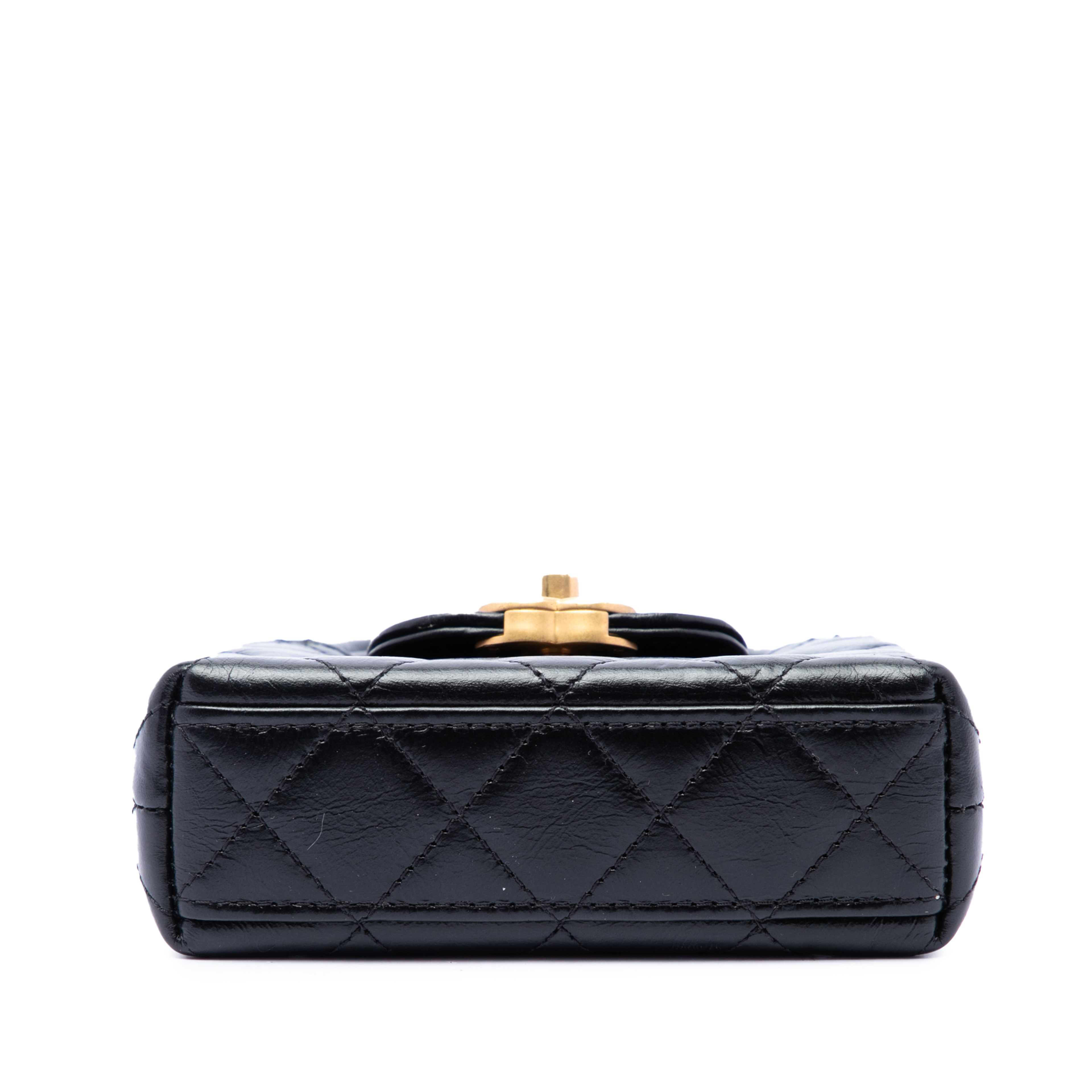 Chanel Nano Aged Calfskin Kelly Shopper Bag, från Luxclusif, i färgen svart. Klicka för att öppna bilden i stort format