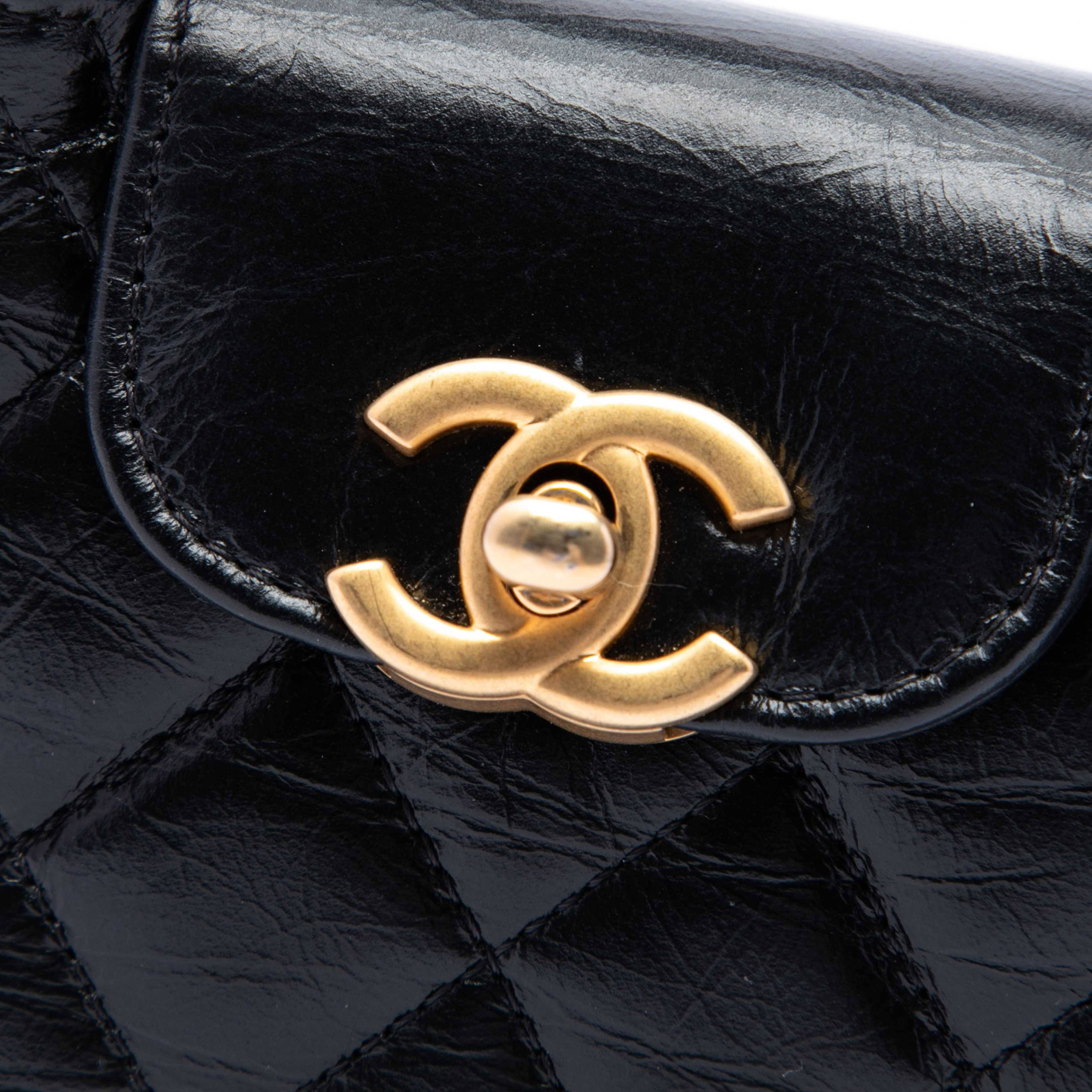 Chanel Nano Aged Calfskin Kelly Shopper Bag, från Luxclusif, i färgen svart. Klicka för att öppna bilden i stort format