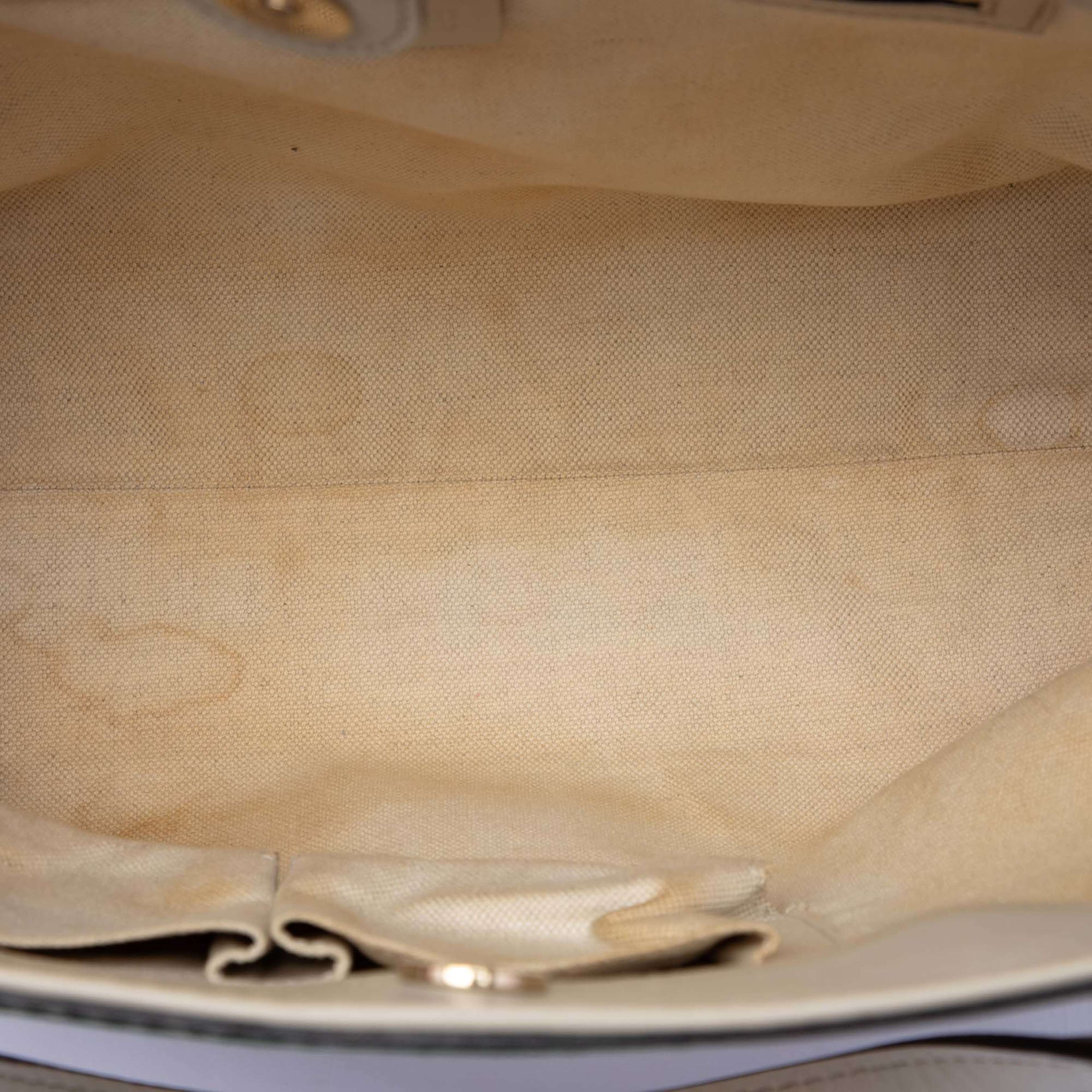 Gucci Gg Canvas Web Mayfair Tote, från Luxclusif, i färgen vit. Klicka för att öppna bilden i stort format