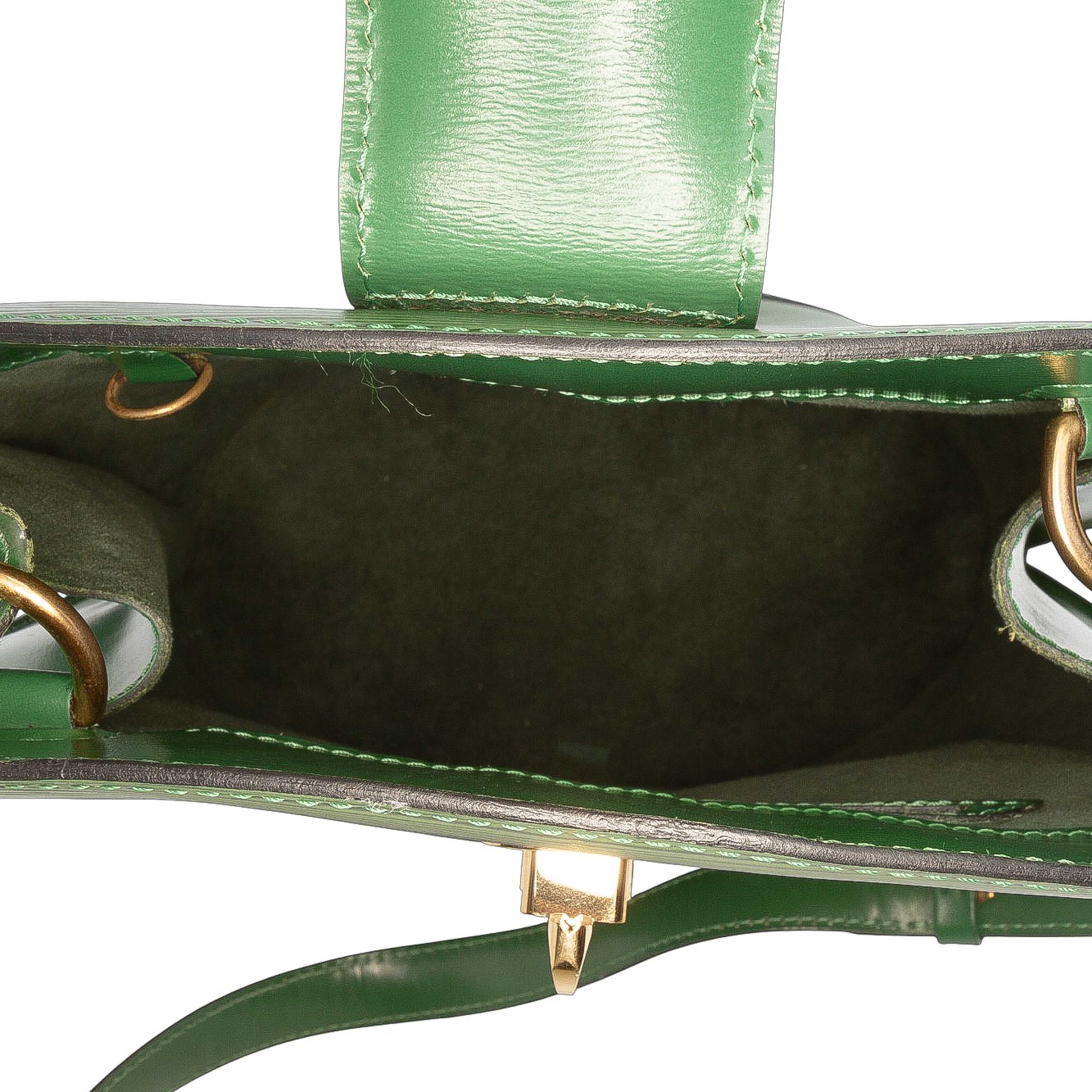 Louis Vuitton Epi Cluny, från Luxclusif, i färgen green. Klicka för att öppna bilden i stort format