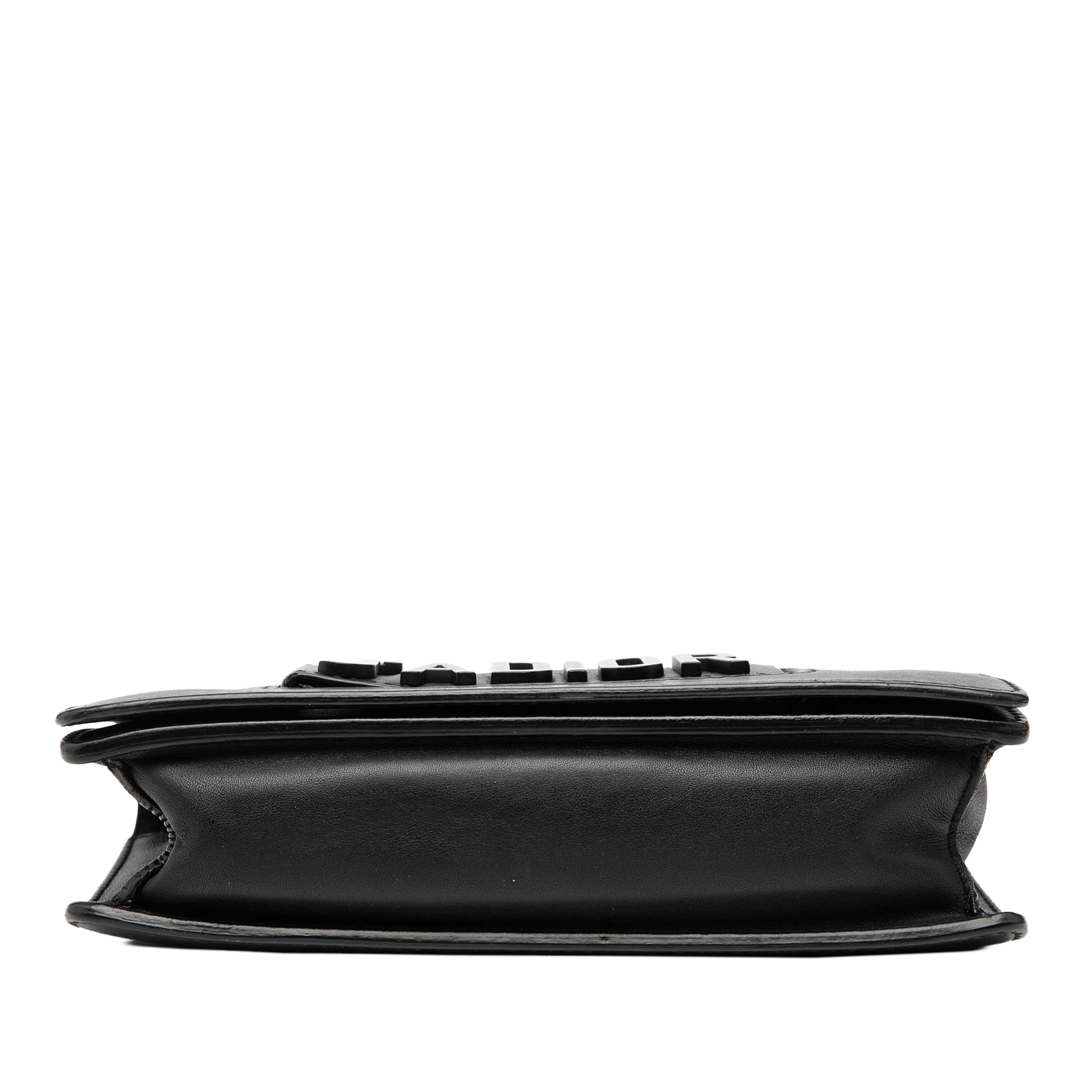 Dior Ultra Matte Calfskin Jadior Chain Flap, från Luxclusif, i färgen black. Klicka för att öppna bilden i stort format