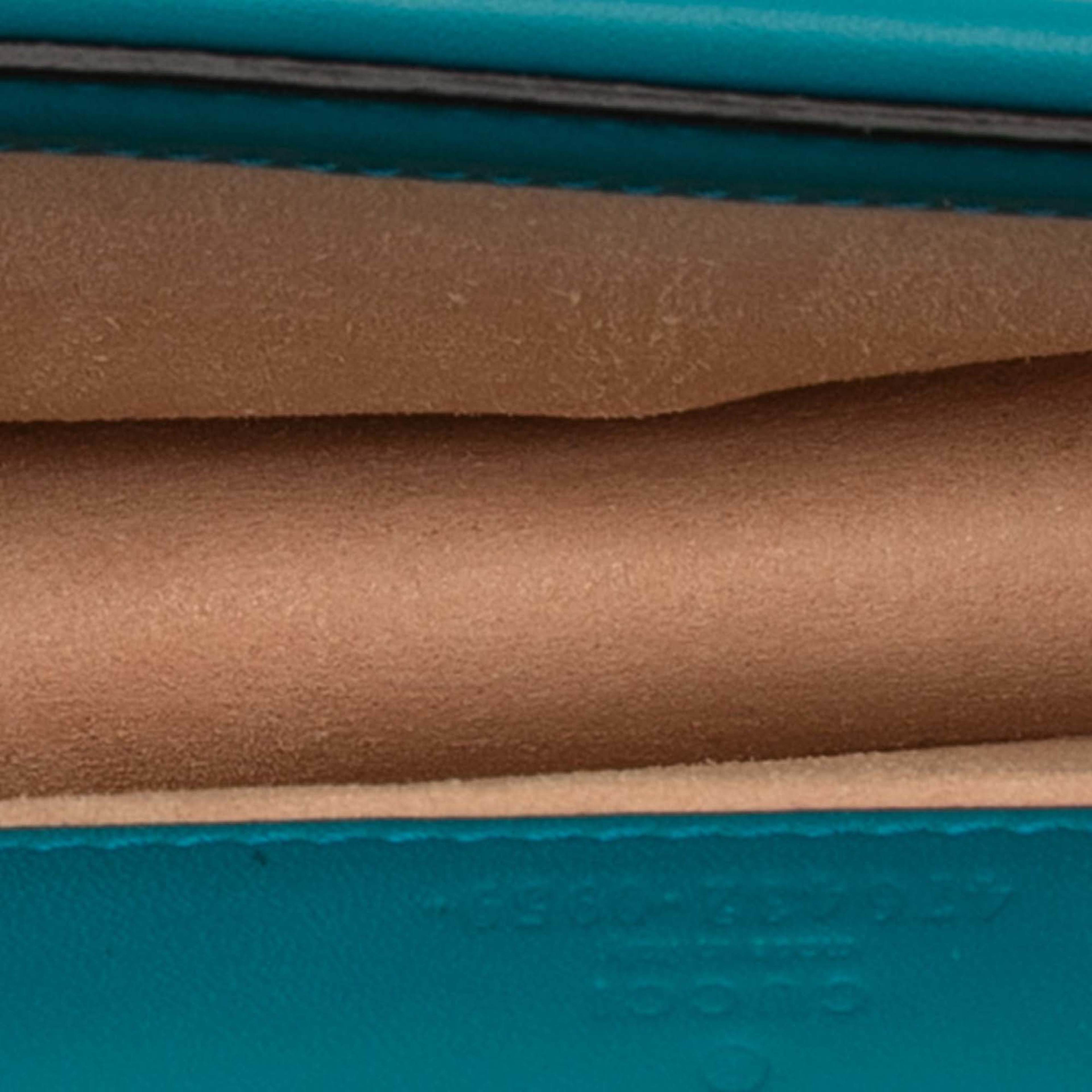 Gucci Mini Velvet Dionysus Crossbody, från Luxclusif, i färgen blue. Klicka för att öppna bilden i stort format