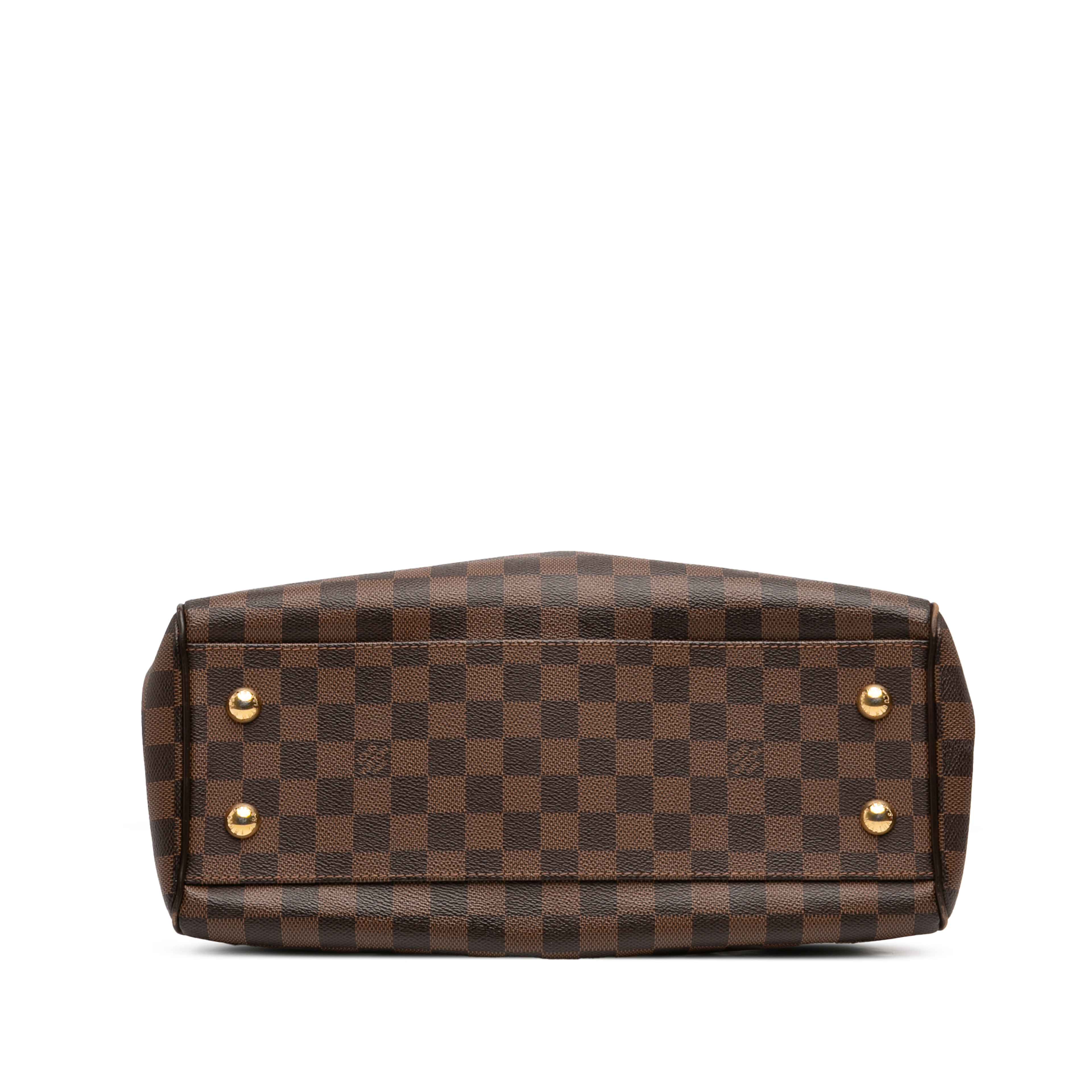 Louis Vuitton Damier Ebene Trevi Pm, från Luxclusif, i färgen brun. Klicka för att öppna bilden i stort format