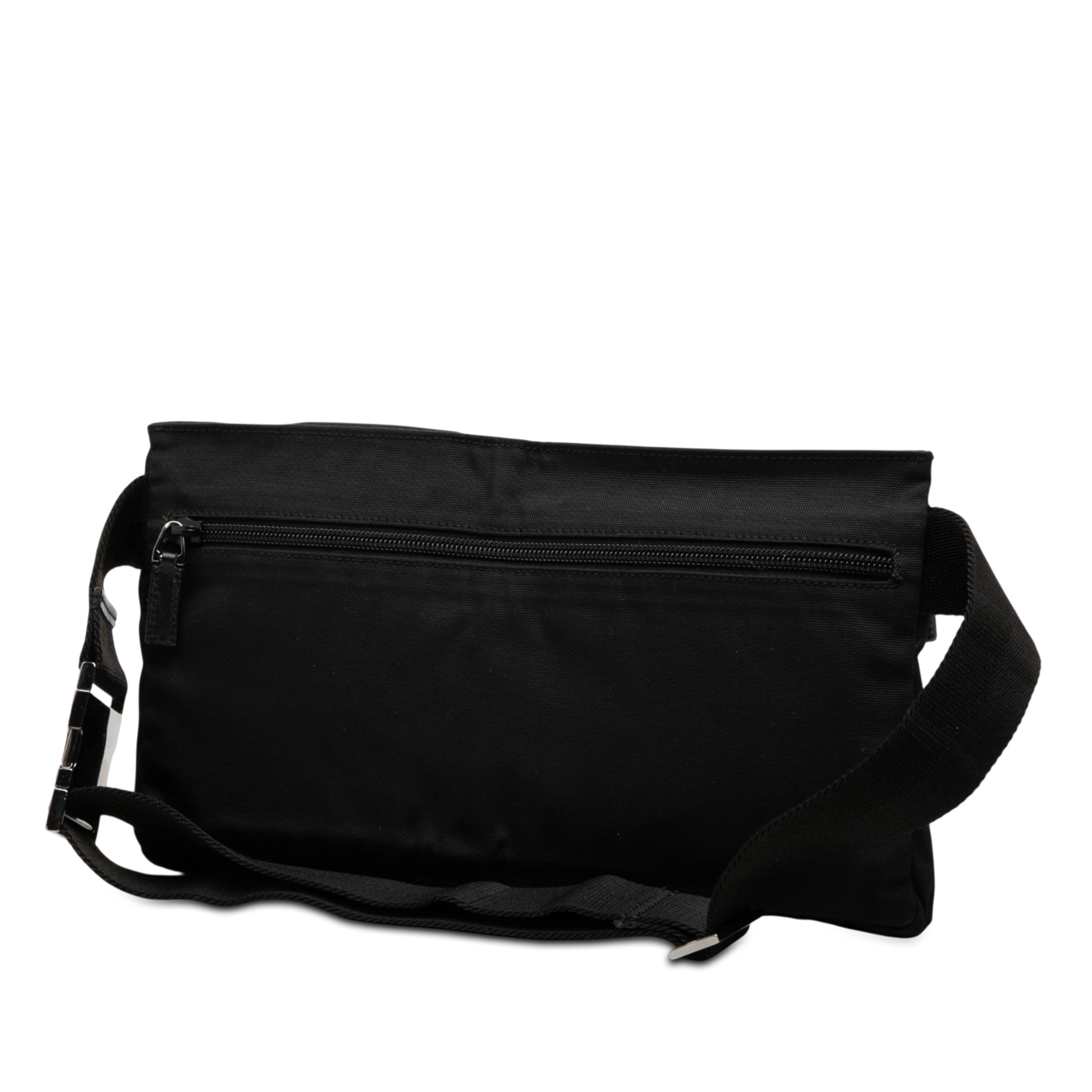 Gucci Nylon Double Pocket Belt Bag, från Luxclusif, i färgen svart. Klicka för att öppna bilden i stort format