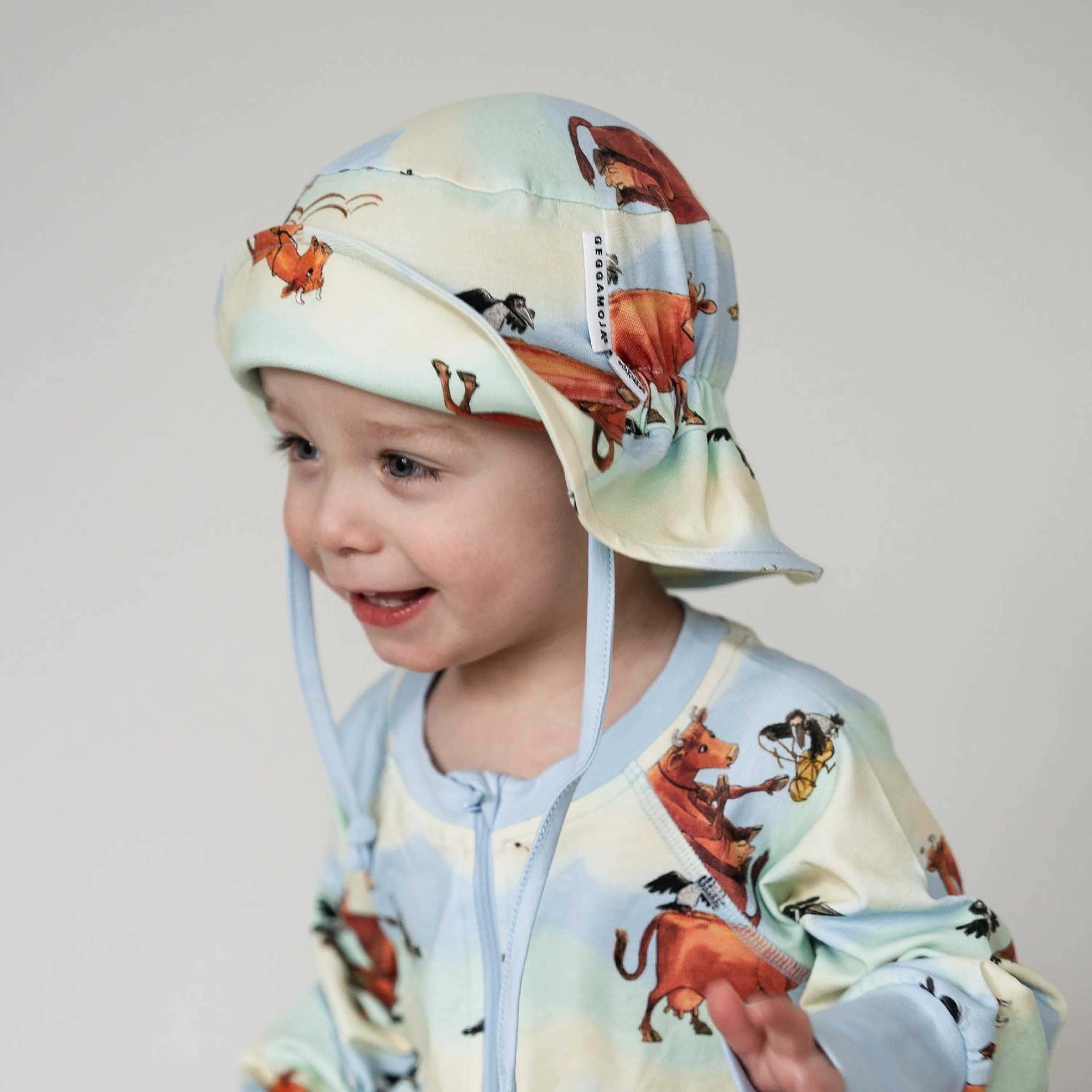 Solhatt Mamma Mu & Kråkan, från Geggamoja, i färgen multi pastell. Klicka för att öppna bilden i stort format