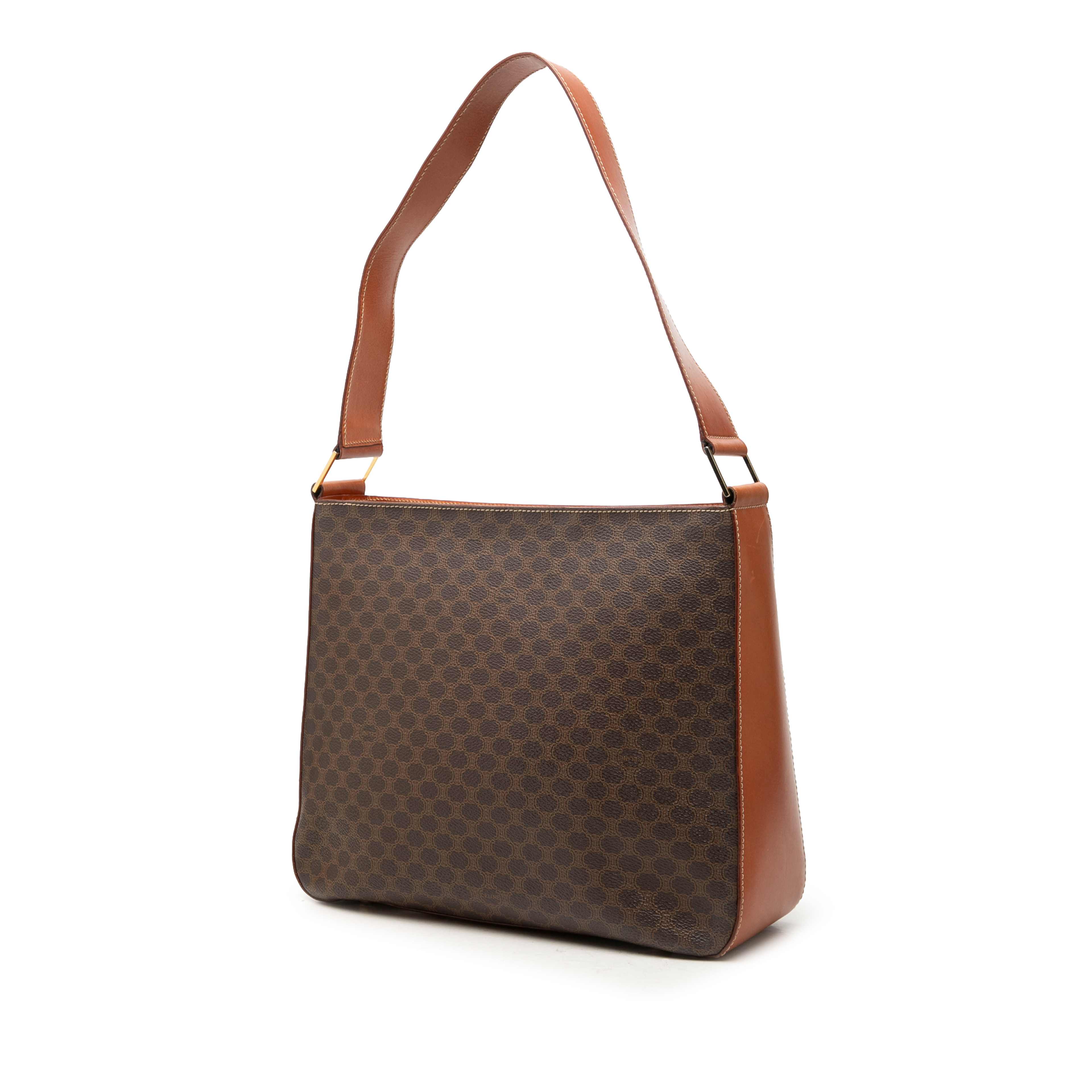 Celine Macadam Coated Canvas Shoulder Bag, från Luxclusif, i färgen brun. Klicka för att öppna bilden i stort format