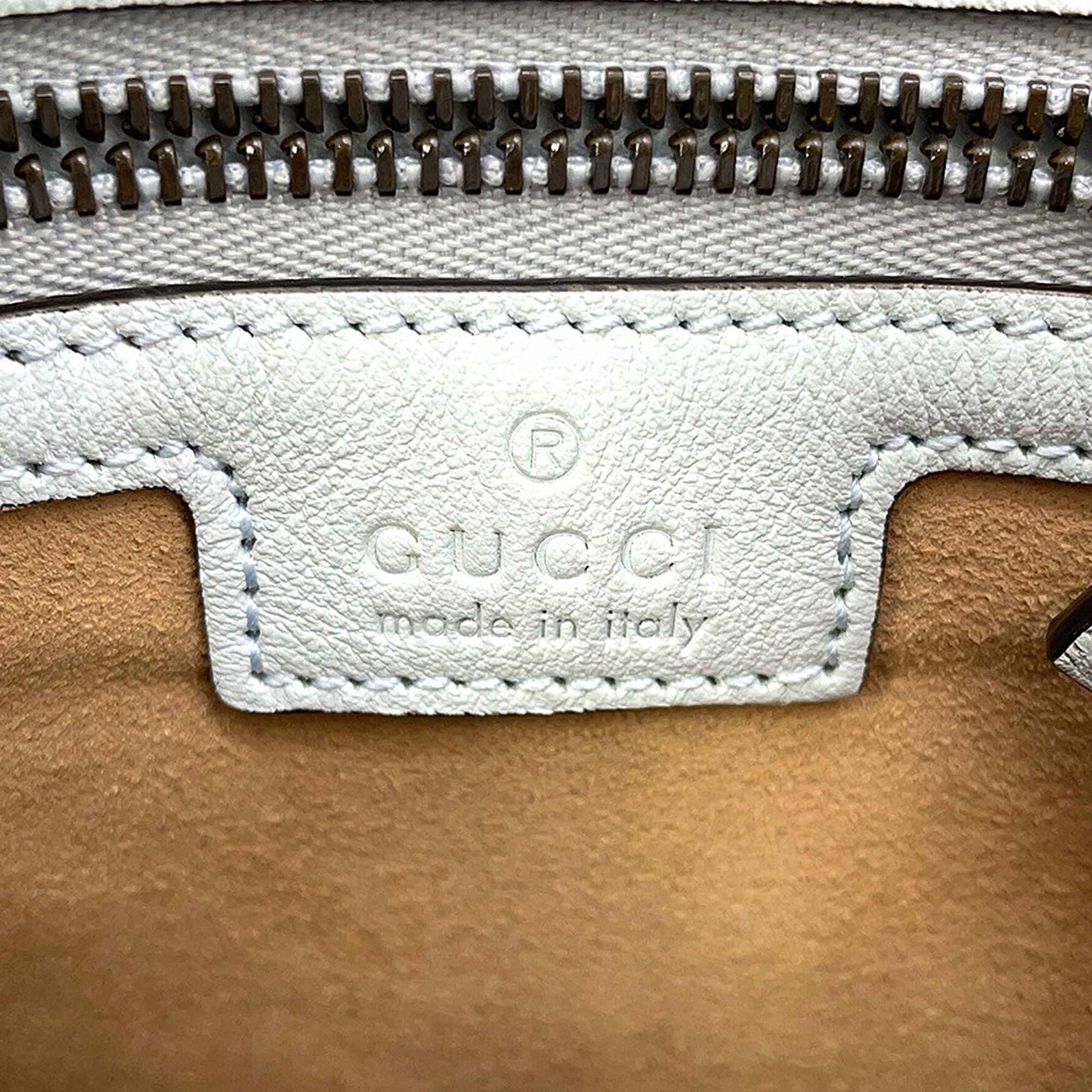 Gucci Small Calfskin Bamboo Diana Satchel, från Luxclusif, i färgen light blue. Klicka för att öppna bilden i stort format